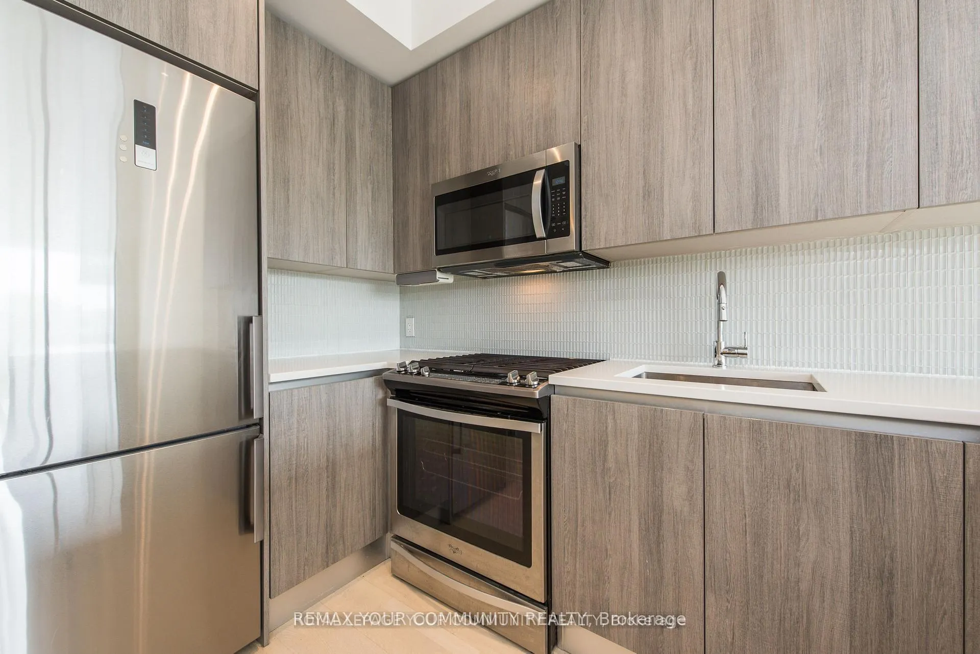 Photo 5 of Unit 502, 246 Logan Avenue, Toronto, South Riverdale — HOMEH