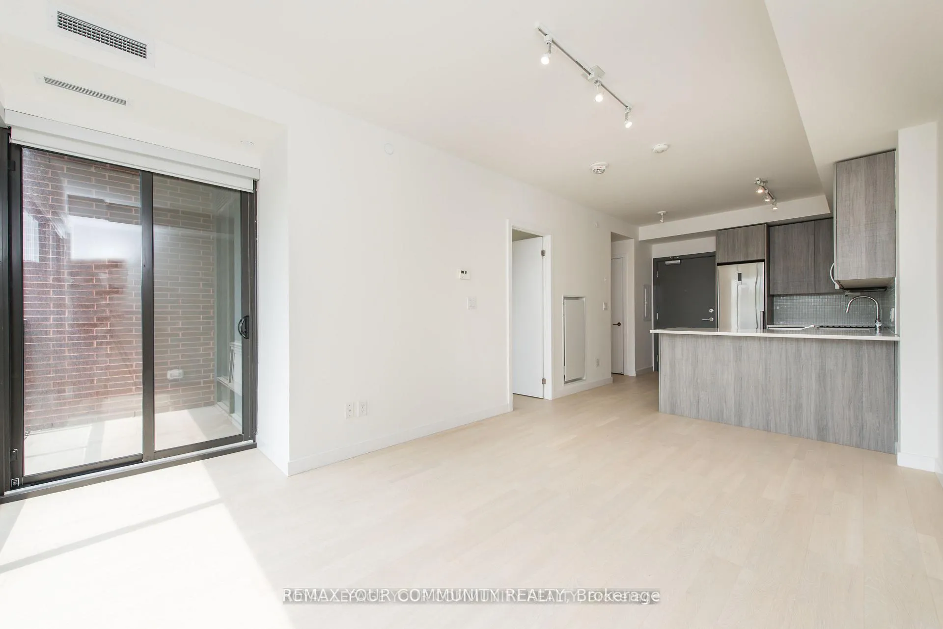 Photo 7 of Unit 502, 246 Logan Avenue, Toronto, South Riverdale — HOMEH