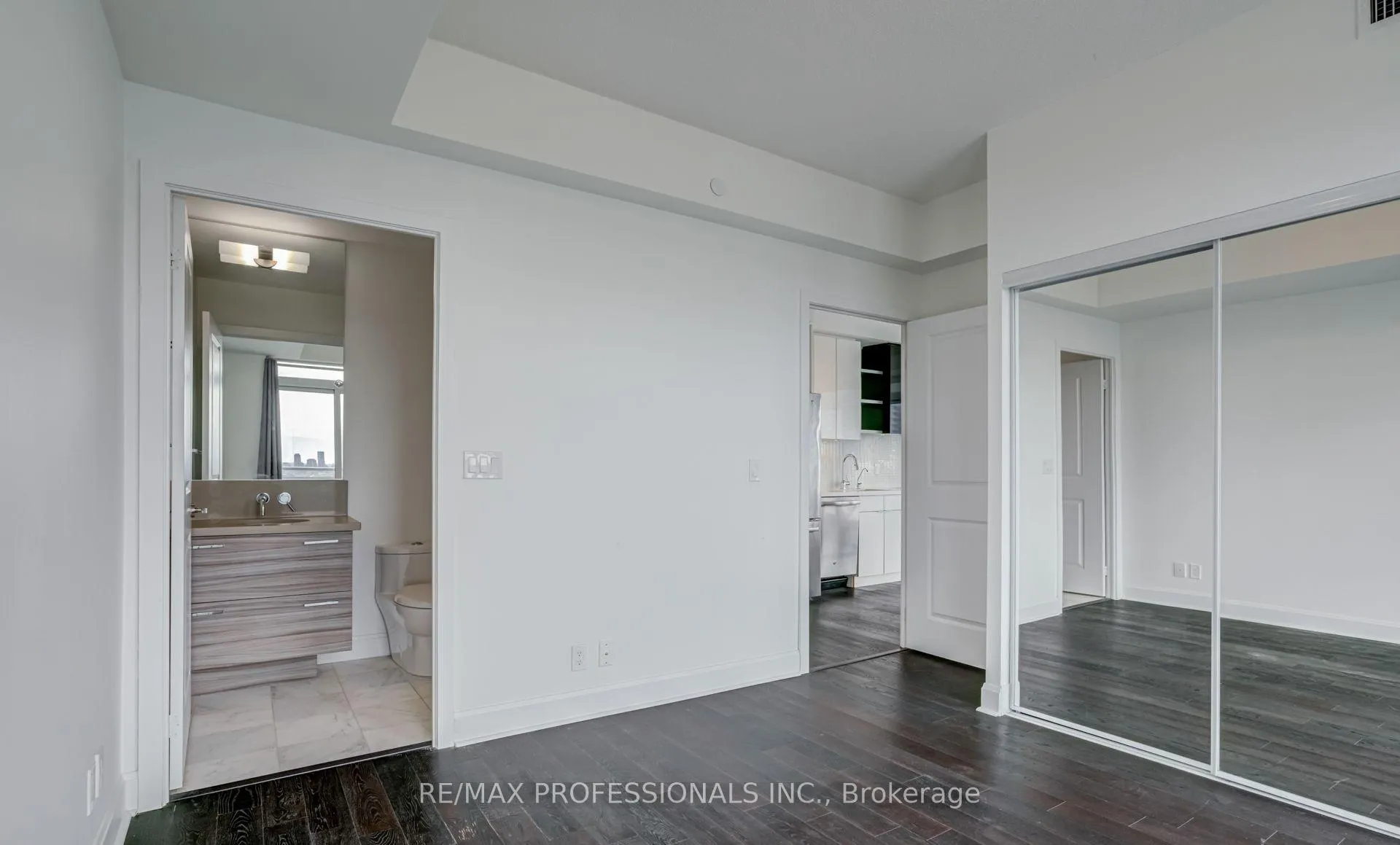 Photo 9 of Unit 2903, 33 Shore Breeze Drive, Etobicoke, Mimico — HOMEH