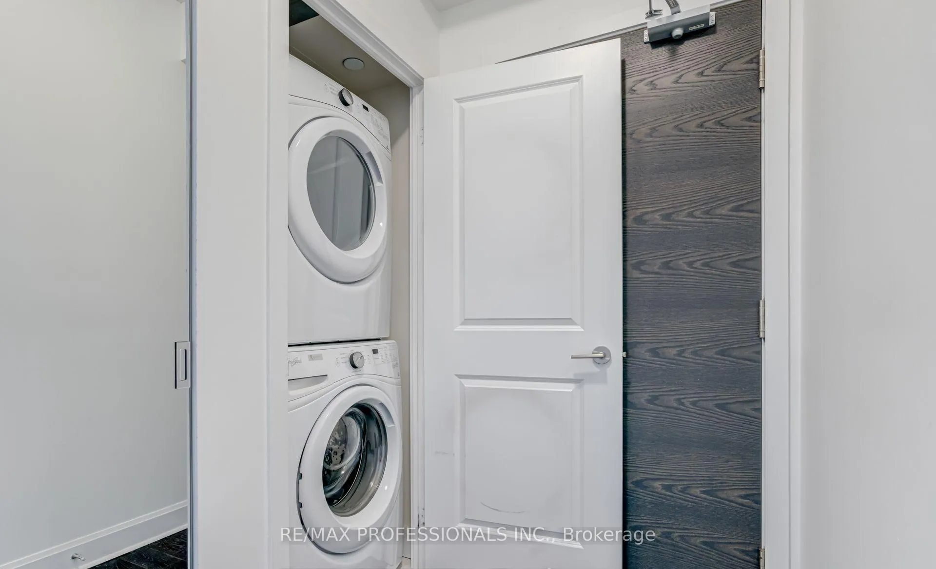 Photo 14 of Unit 2903, 33 Shore Breeze Drive, Etobicoke, Mimico — HOMEH