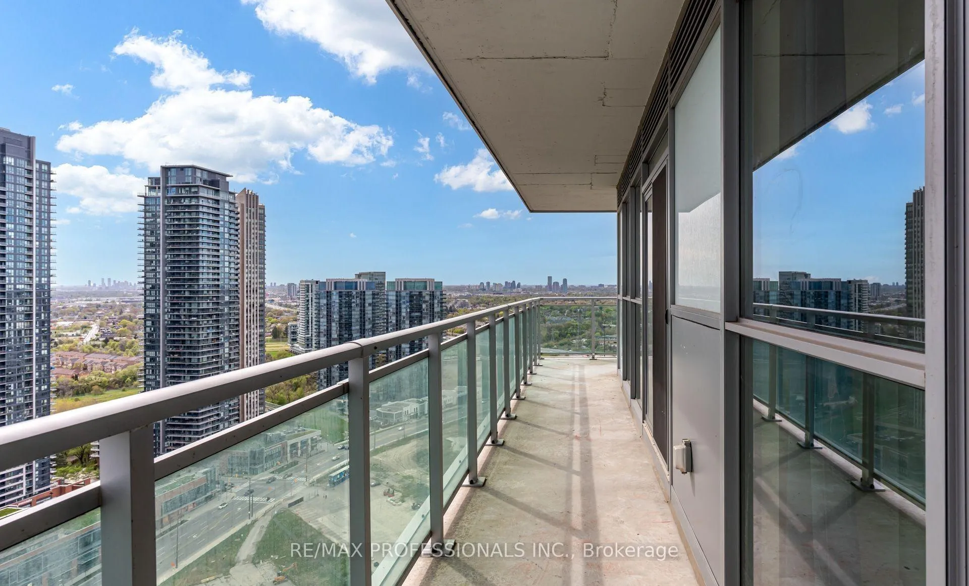 Photo 15 of Unit 2903, 33 Shore Breeze Drive, Etobicoke, Mimico — HOMEH