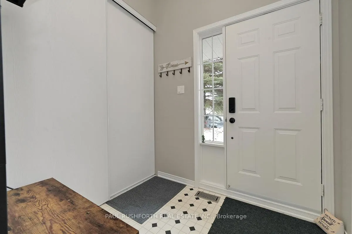 Photo 3 of 47 Deerchase Court, Ottawa, Kanata - Emerald Meadows/Trailwest — HOMEH