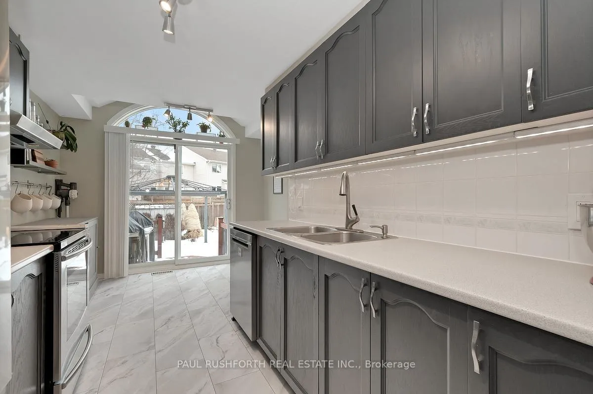 Photo 13 of 47 Deerchase Court, Ottawa, Kanata - Emerald Meadows/Trailwest — HOMEH