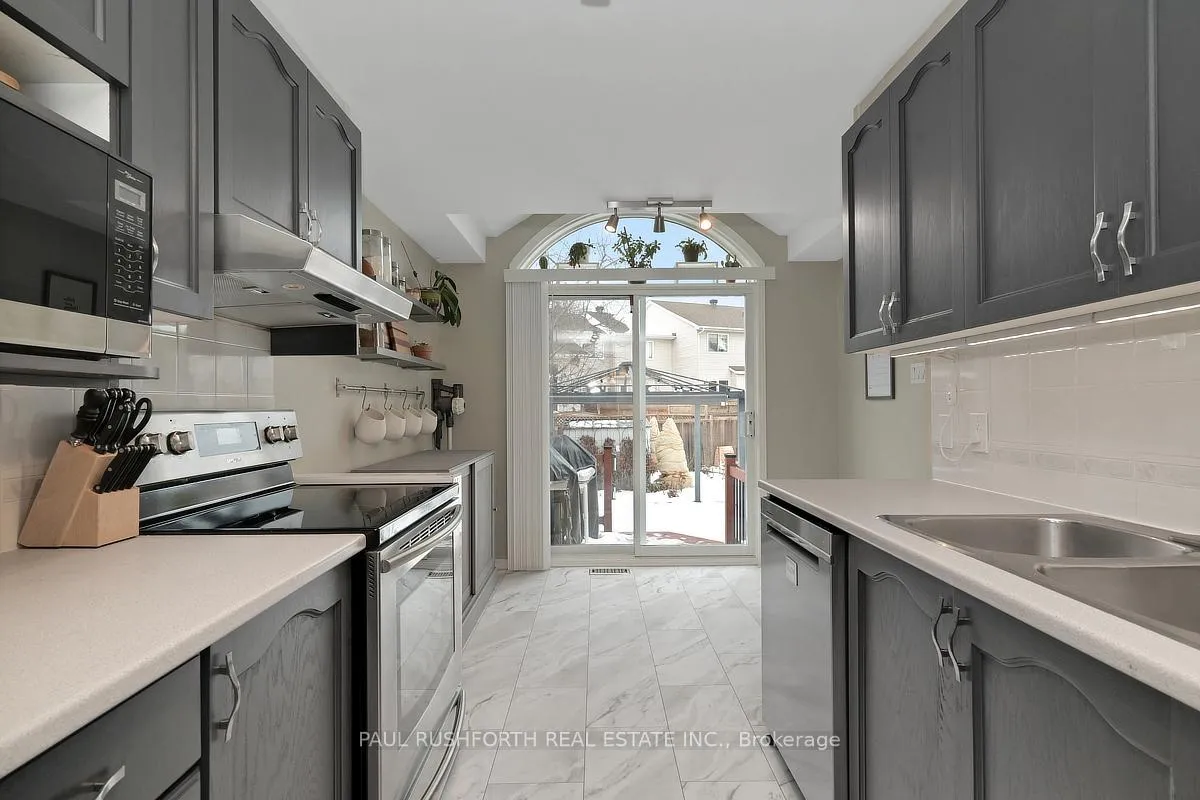 Photo 15 of 47 Deerchase Court, Ottawa, Kanata - Emerald Meadows/Trailwest — HOMEH