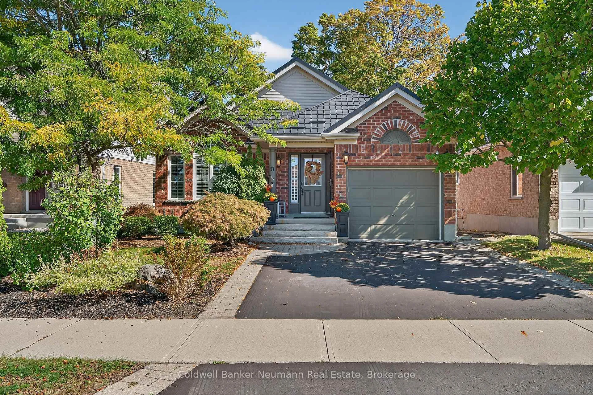 Photo 1 of 17 Milson Crescent, Guelph, Kortright Hills — HOMEH