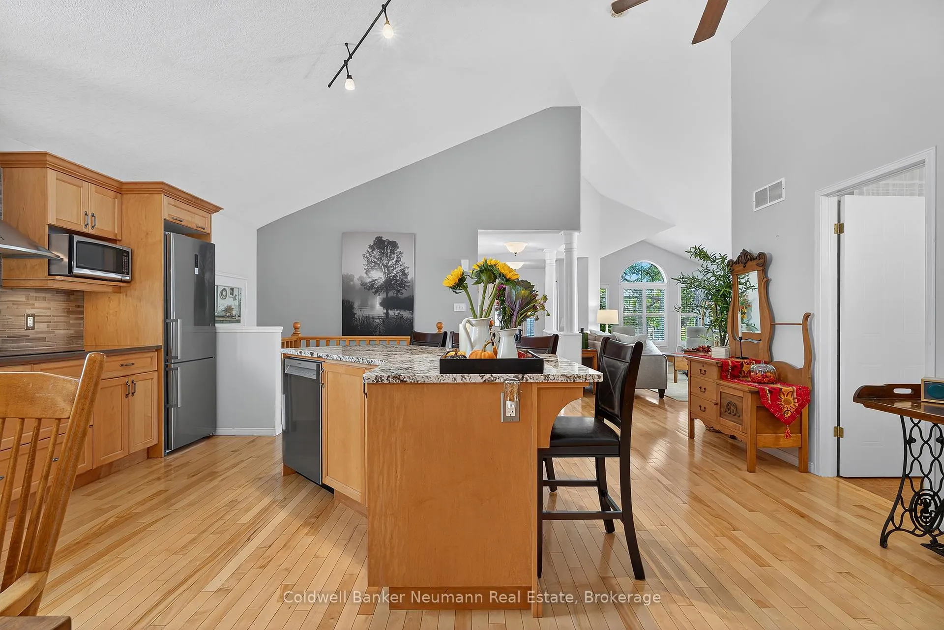 Photo 16 of 17 Milson Crescent, Guelph, Kortright Hills — HOMEH