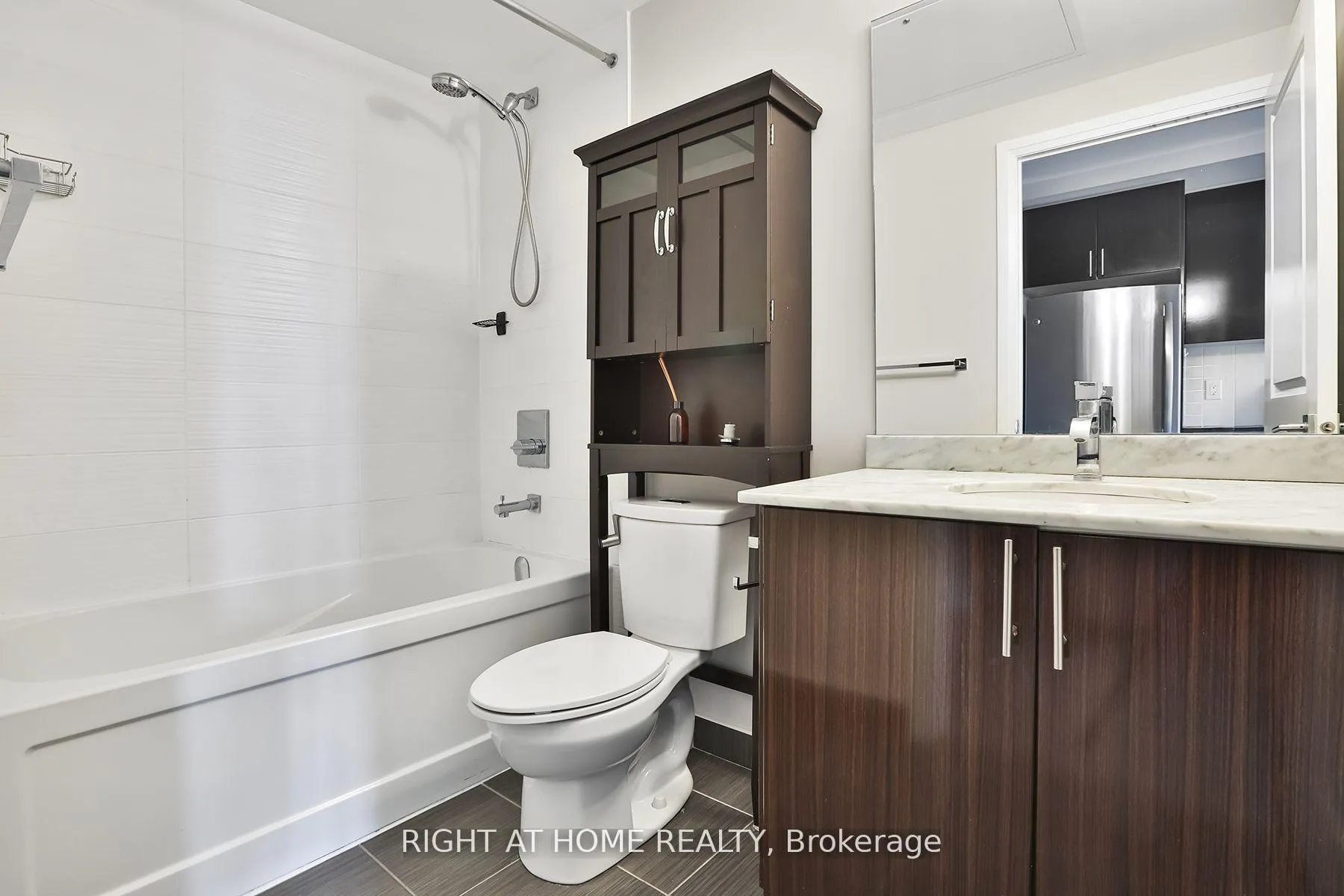 Photo 6 of Unit 1505, 7165 Yonge Street, Markham, Grandview — HOMEH