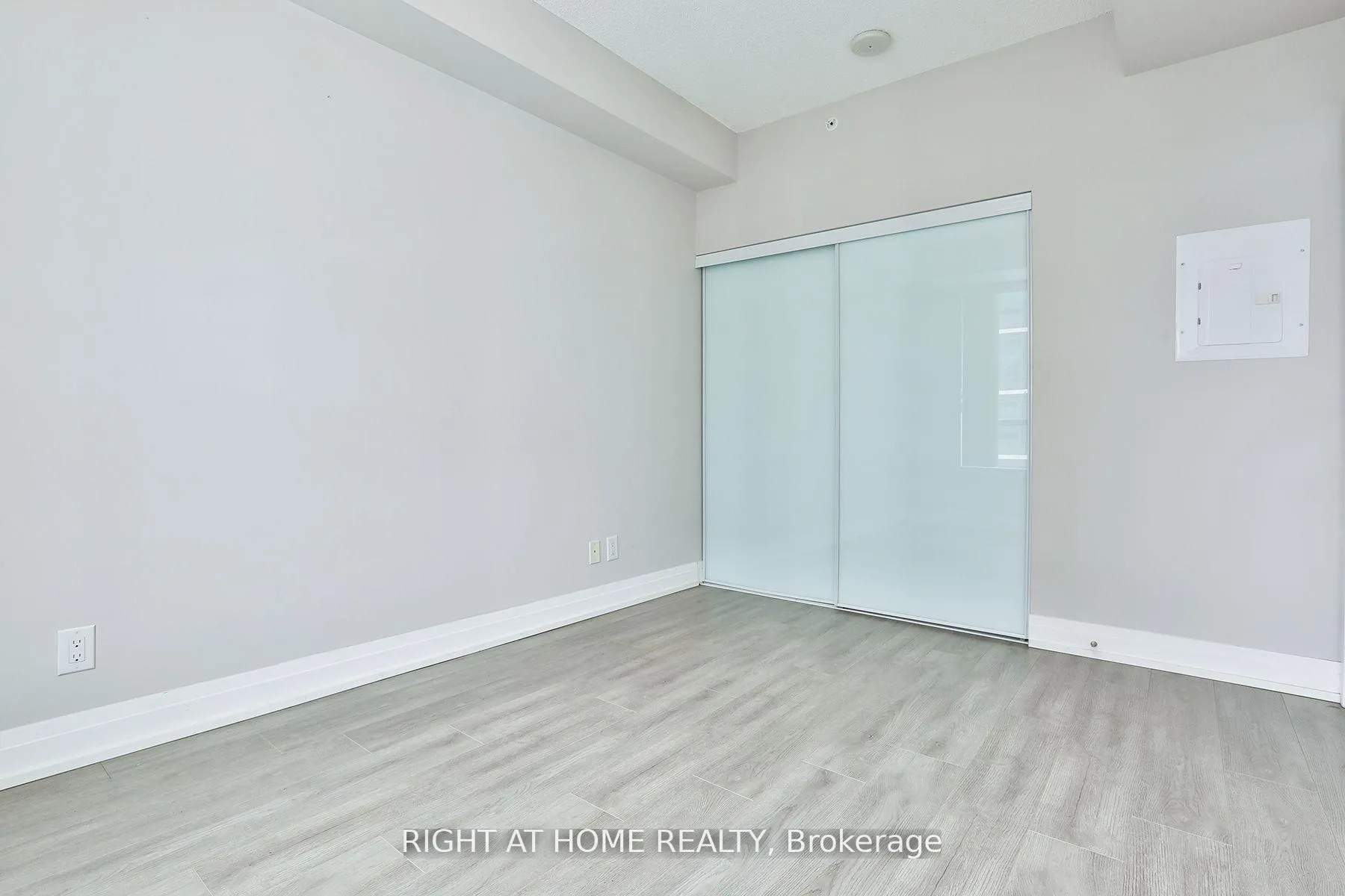 Photo 14 of Unit 1505, 7165 Yonge Street, Markham, Grandview — HOMEH