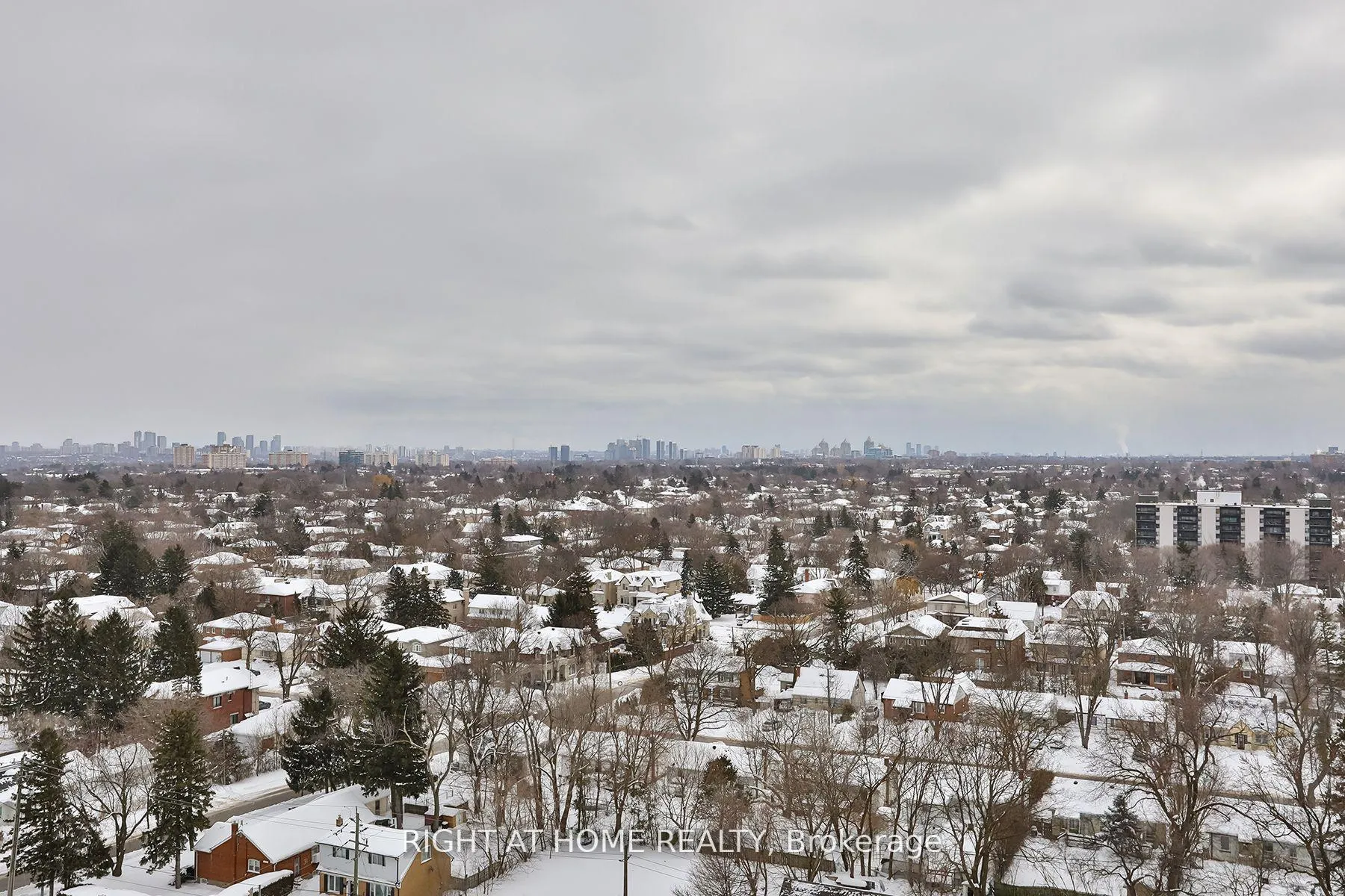 Photo 16 of Unit 1505, 7165 Yonge Street, Markham, Grandview — HOMEH
