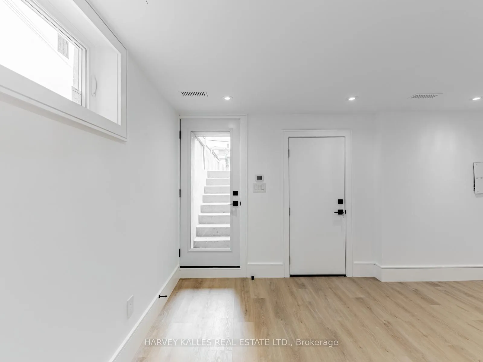 Photo 24 of 379 Winona Drive, Toronto, Oakwood Village — HOMEH