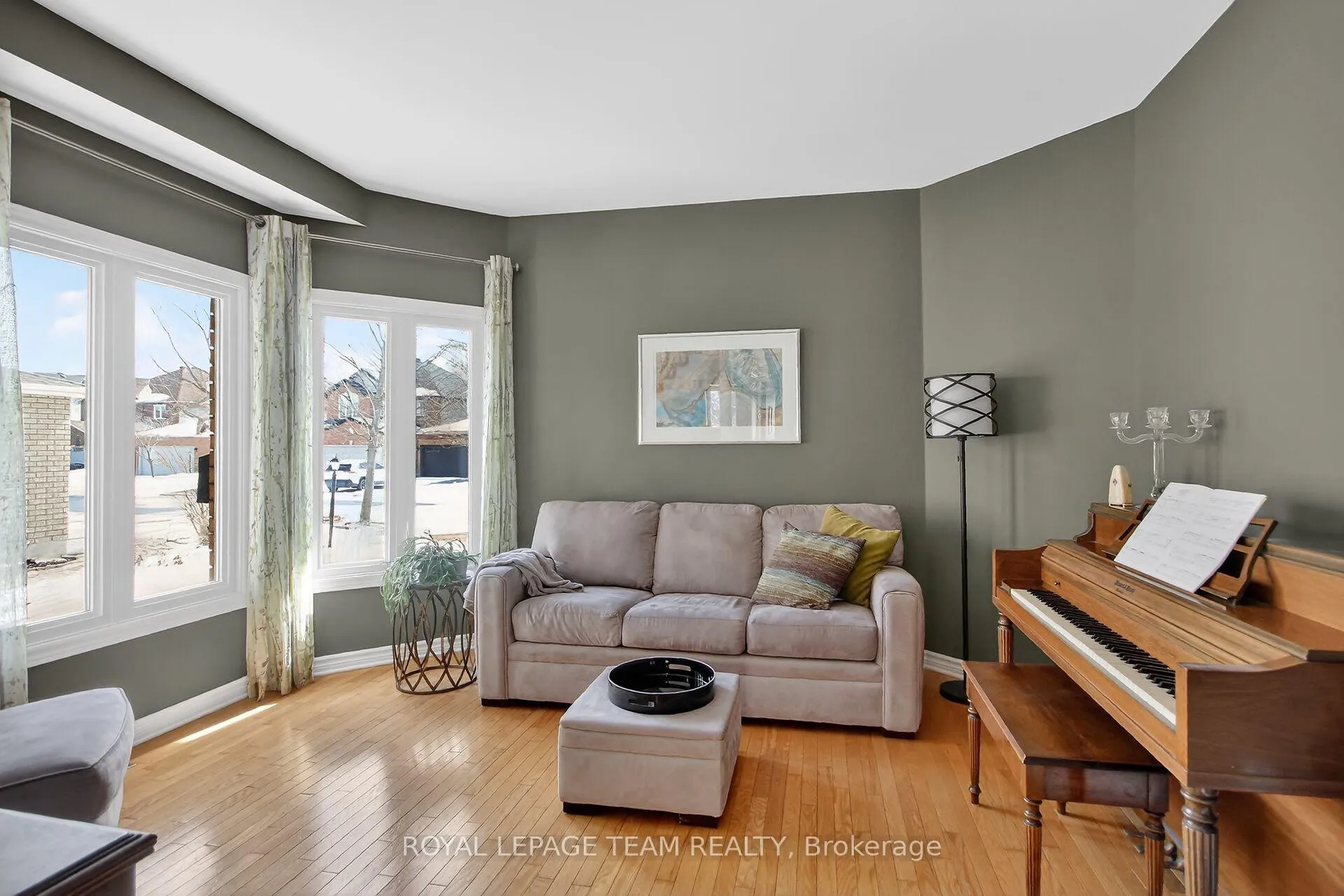 Photo 10 of 11 Vermont Avenue, Ottawa, Barrhaven East — HOMEH