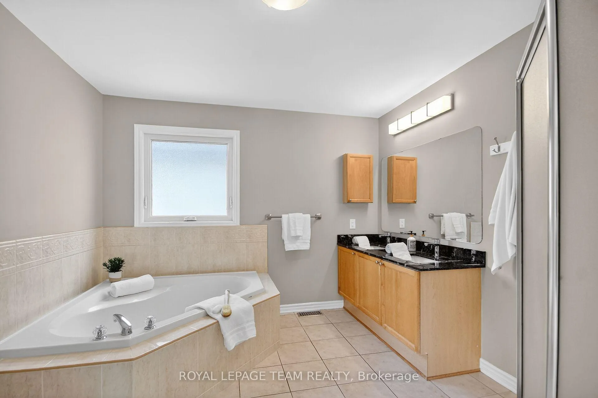 Photo 27 of 11 Vermont Avenue, Ottawa, Barrhaven East — HOMEH