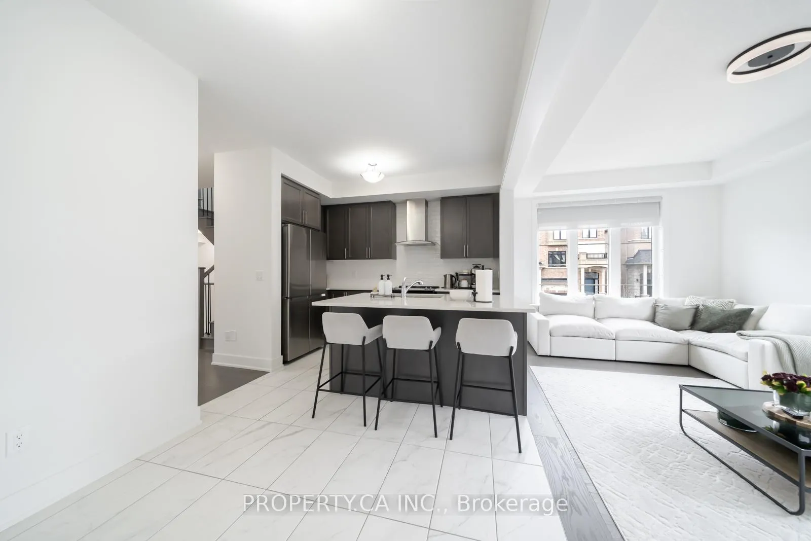 Photo 11 of 21 Gillivary Drive, Whitby, Rural Whitby — HOMEH