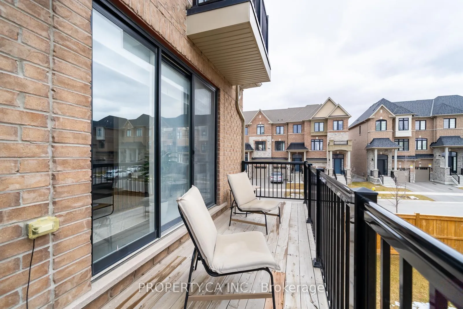 Photo 13 of 21 Gillivary Drive, Whitby, Rural Whitby — HOMEH