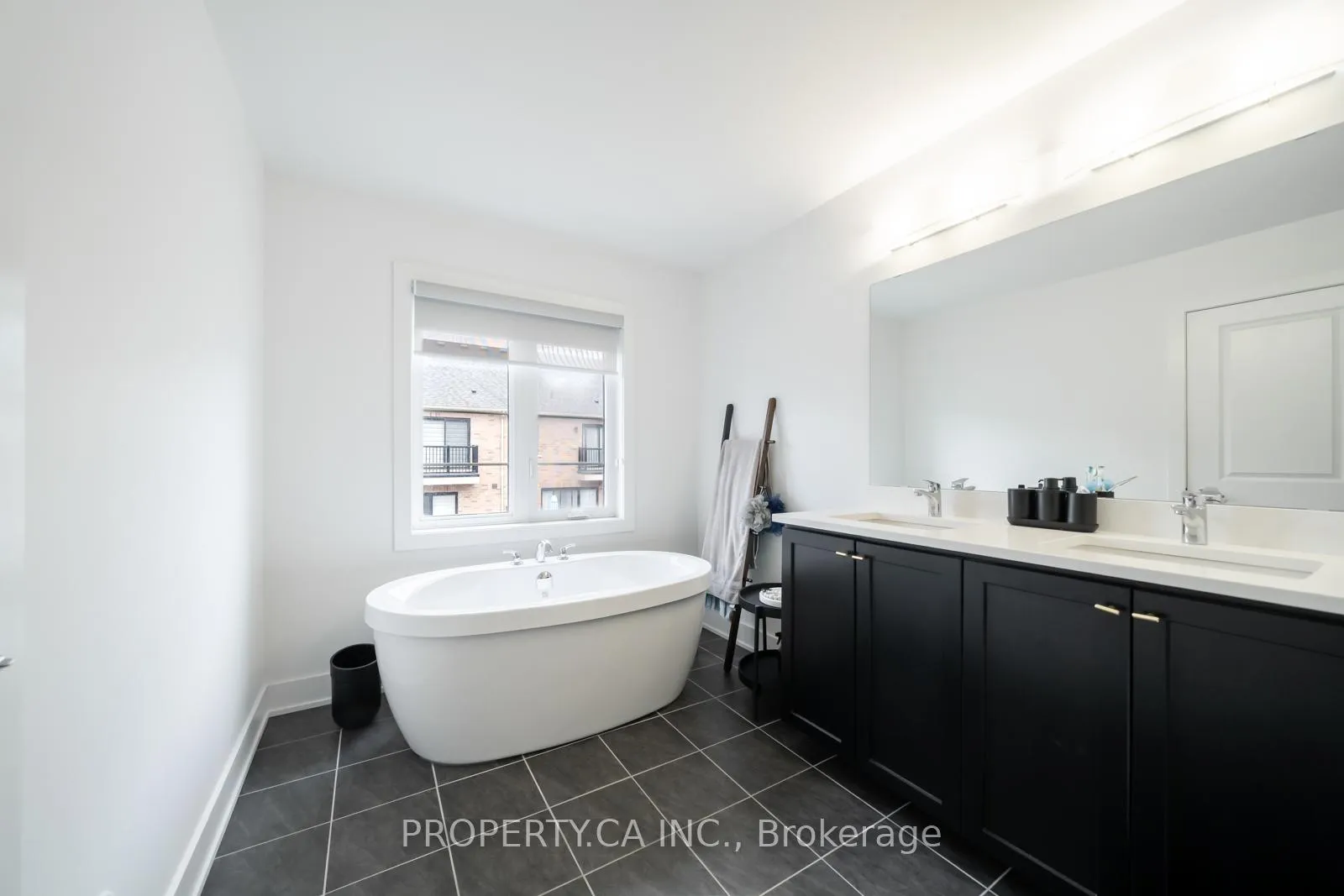 Photo 18 of 21 Gillivary Drive, Whitby, Rural Whitby — HOMEH