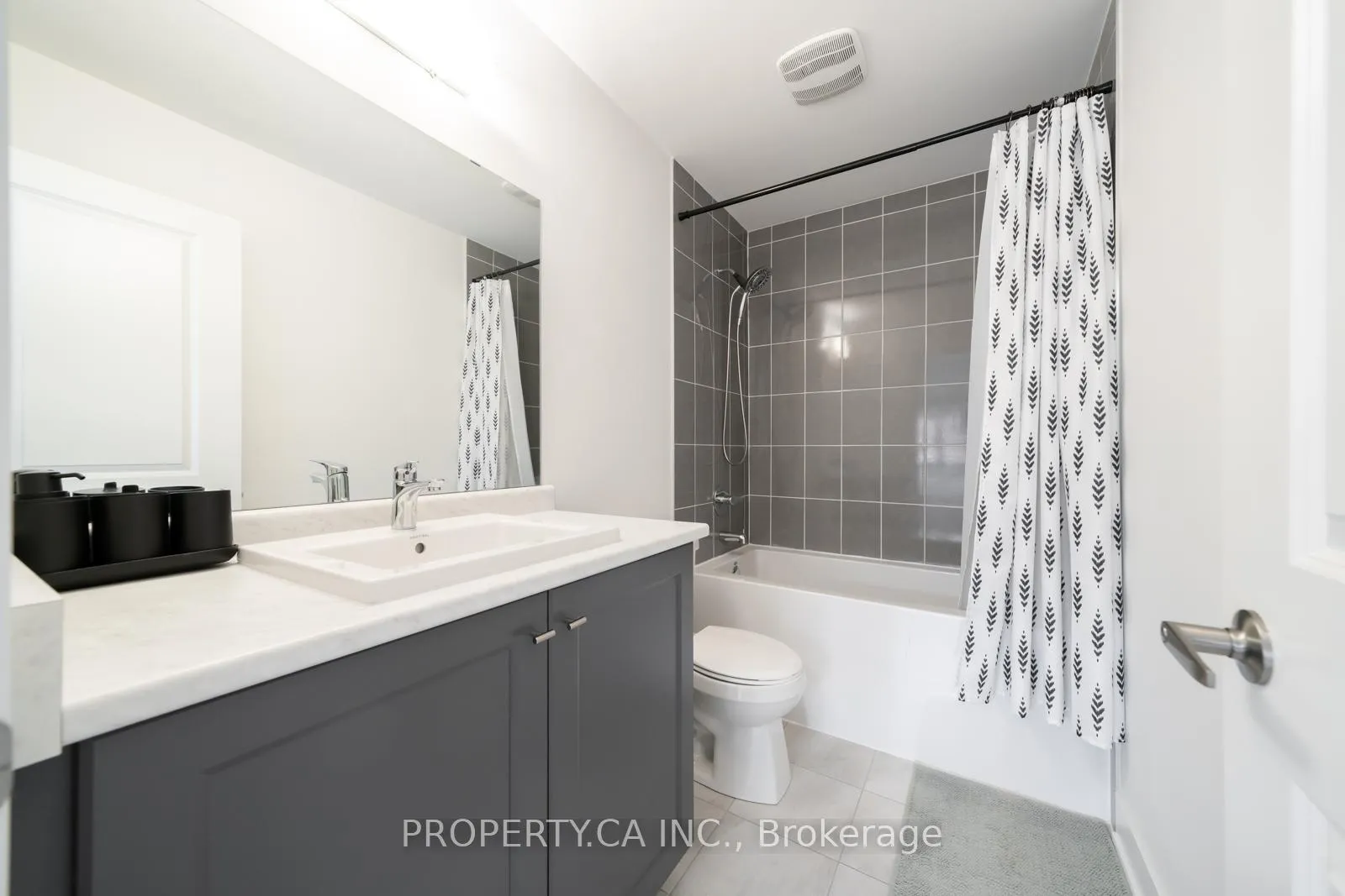 Photo 23 of 21 Gillivary Drive, Whitby, Rural Whitby — HOMEH