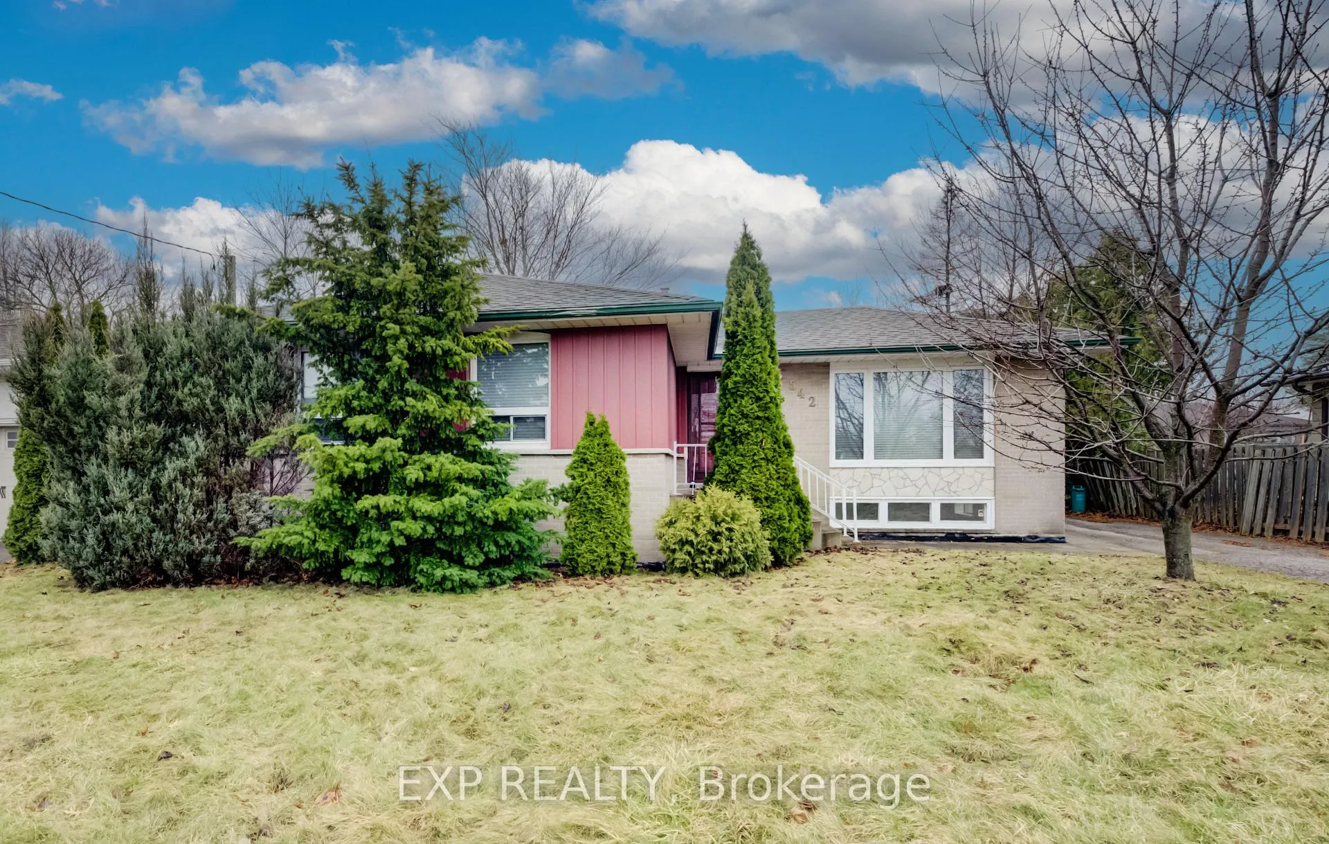 Front of 542 Trudale Court