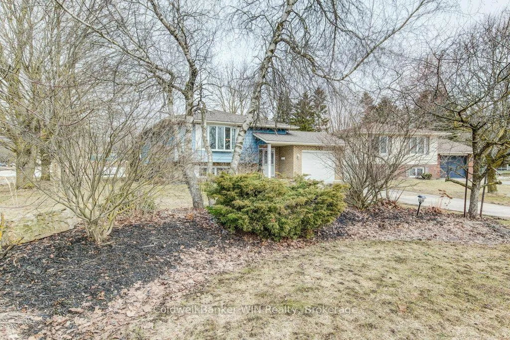 Photo 5 of 294 Forest Glen Drive, Wellington North, Mount Forest — HOMEH