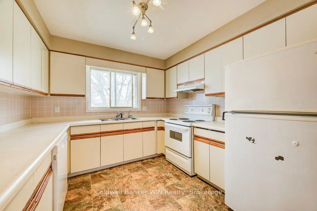 Photo 17 of 294 Forest Glen Drive, Wellington North, Mount Forest — HOMEH