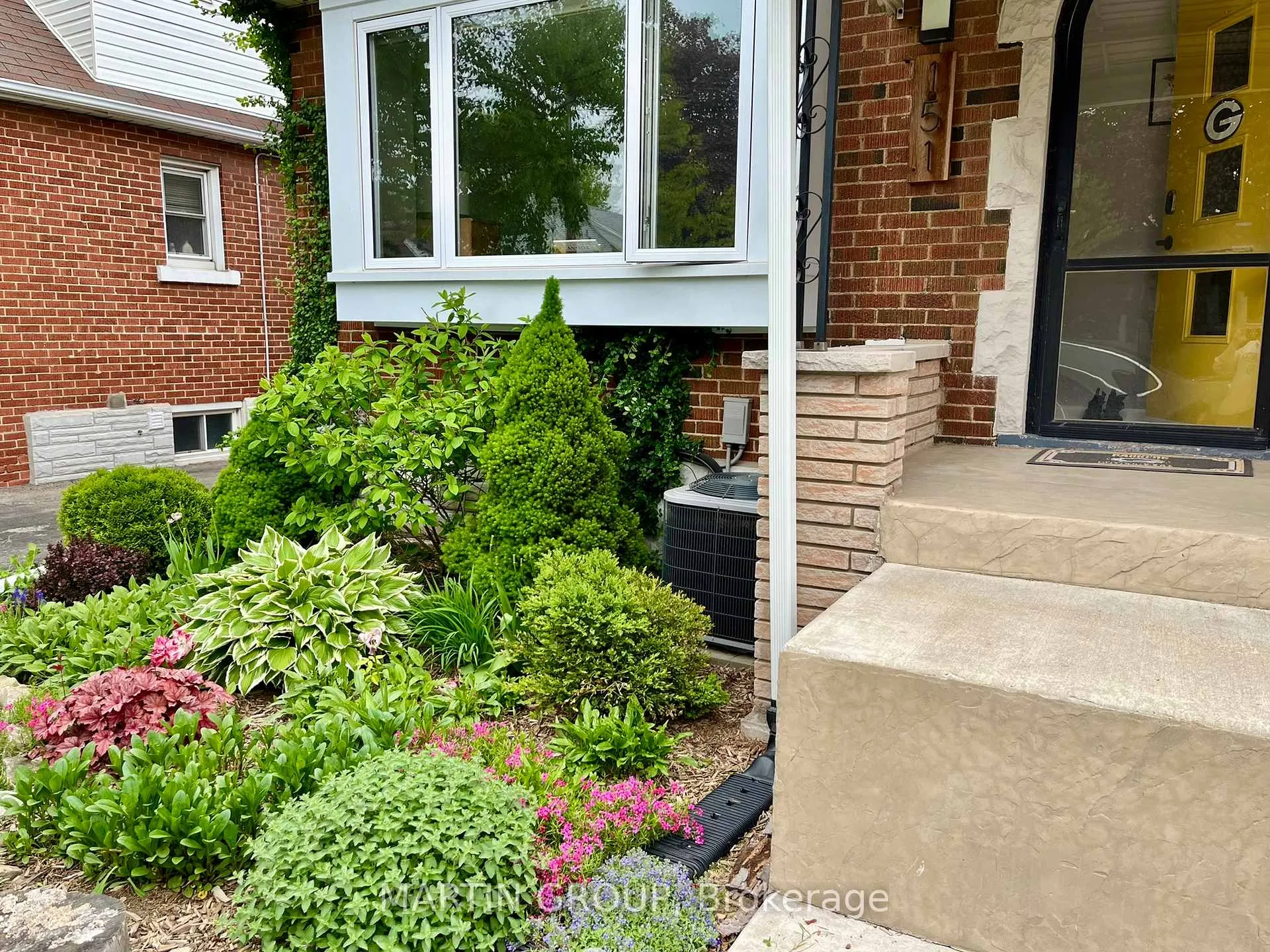 Photo 3 of 151 Rodgers Road, Hamilton, Bartonville — HOMEH