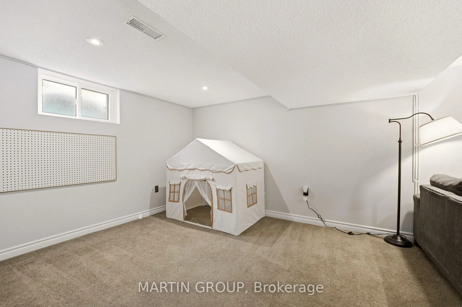 Photo 24 of 151 Rodgers Road, Hamilton, Bartonville — HOMEH