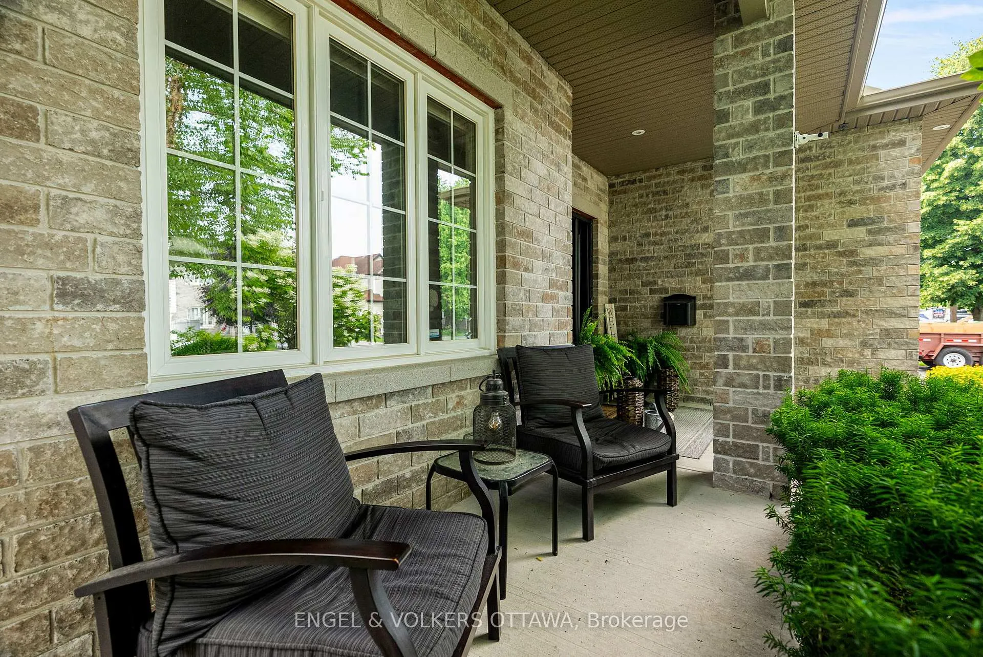 Photo 3 of 407 Landswood Way, Ottawa, Stittsville (South) — HOMEH
