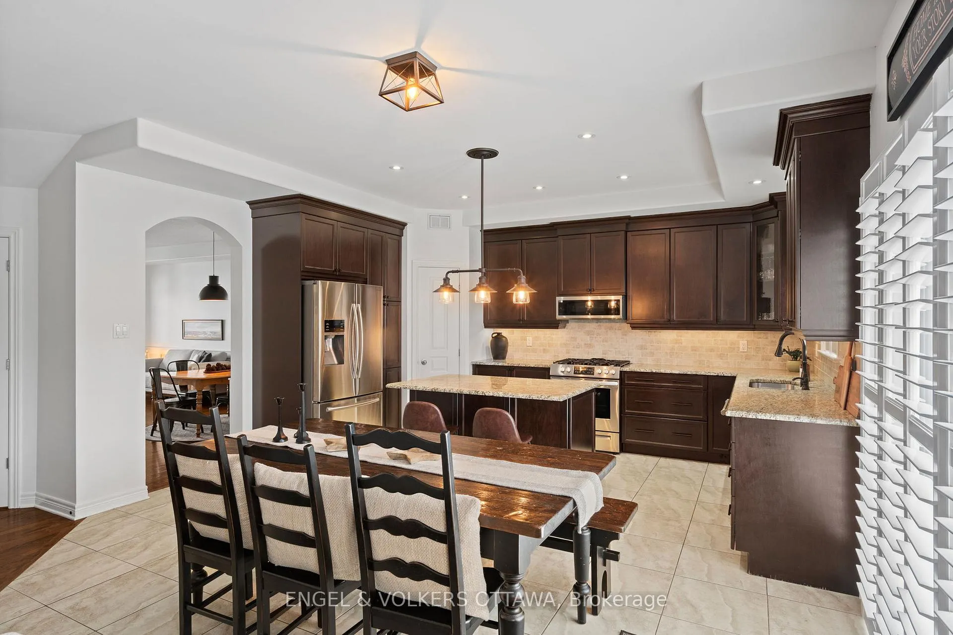 Photo 4 of 407 Landswood Way, Ottawa, Stittsville (South) — HOMEH