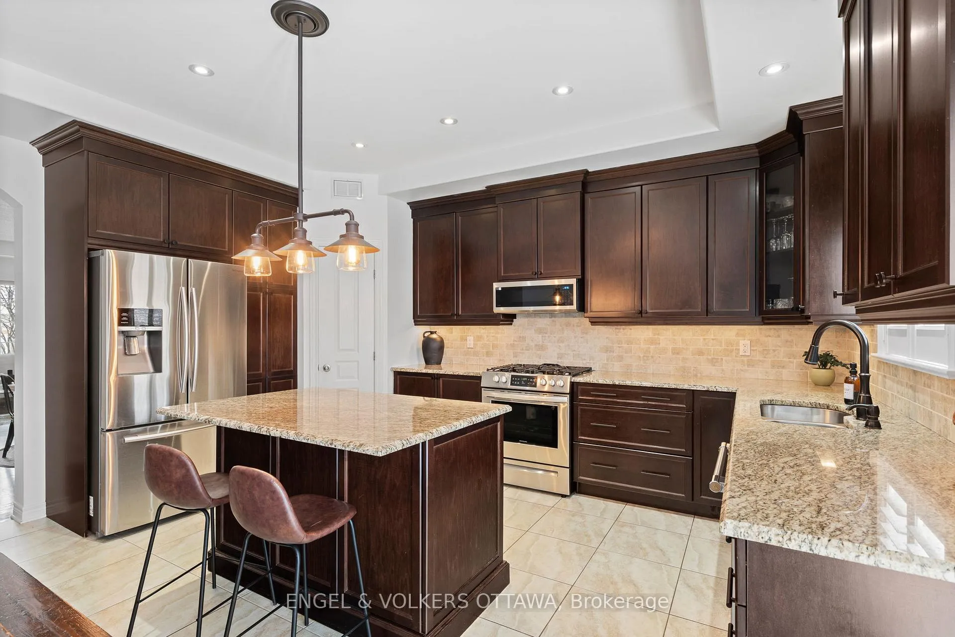Photo 7 of 407 Landswood Way, Ottawa, Stittsville (South) — HOMEH