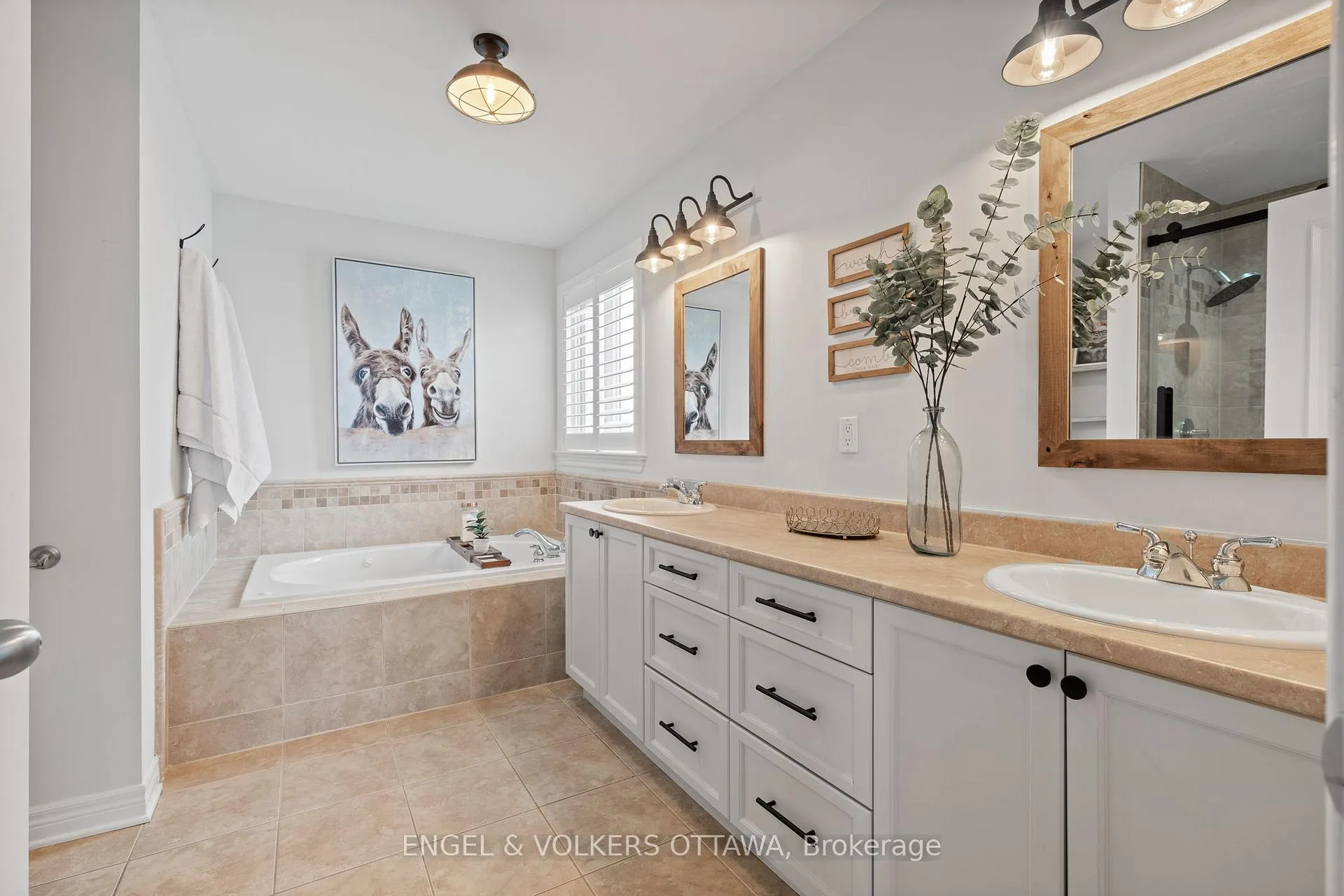 Photo 24 of 407 Landswood Way, Ottawa, Stittsville (South) — HOMEH