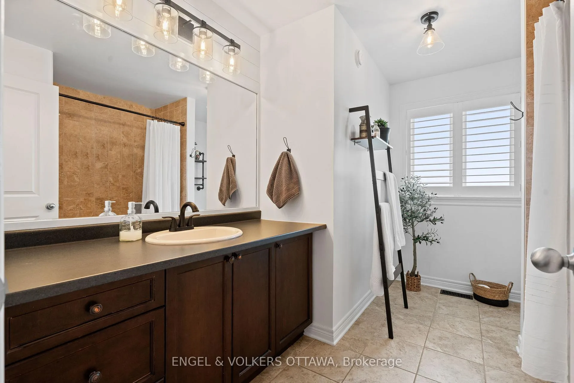 Photo 28 of 407 Landswood Way, Ottawa, Stittsville (South) — HOMEH