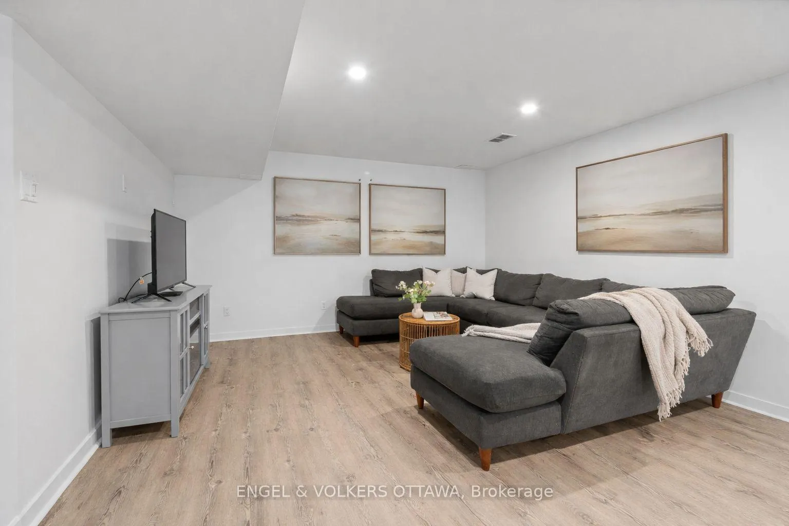 Photo 34 of 407 Landswood Way, Ottawa, Stittsville (South) — HOMEH