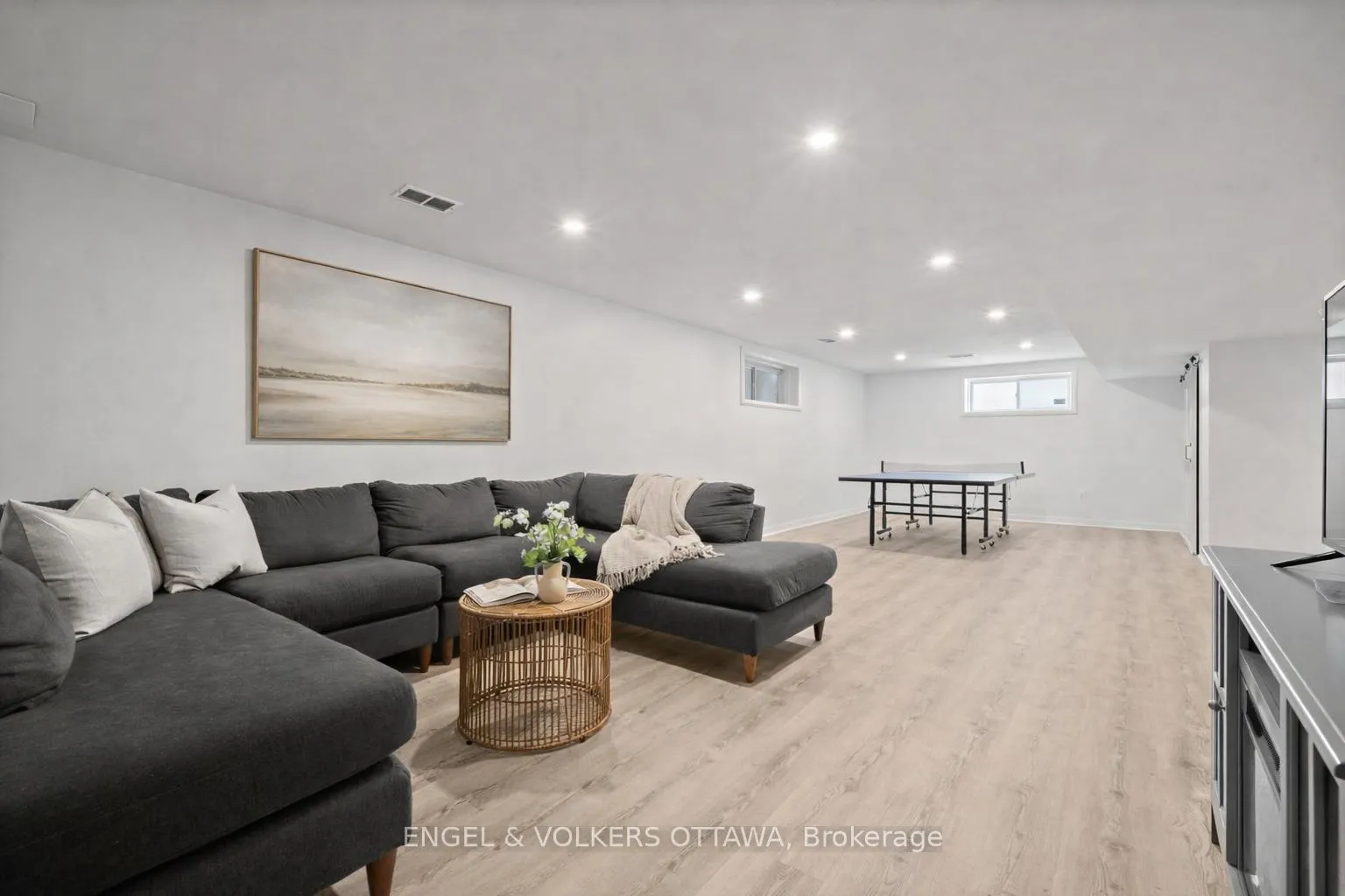 Photo 35 of 407 Landswood Way, Ottawa, Stittsville (South) — HOMEH