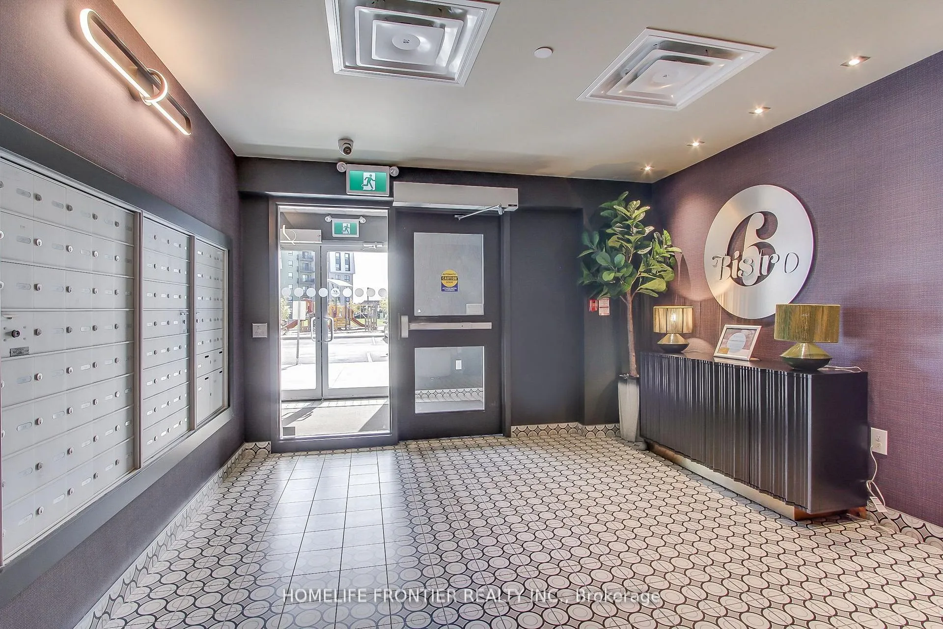Photo 2 of Unit 318, 4 Spice Way, Barrie, Innis-Shore — HOMEH