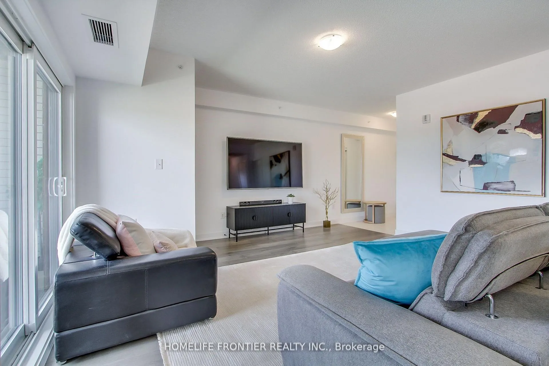 Photo 7 of Unit 318, 4 Spice Way, Barrie, Innis-Shore — HOMEH