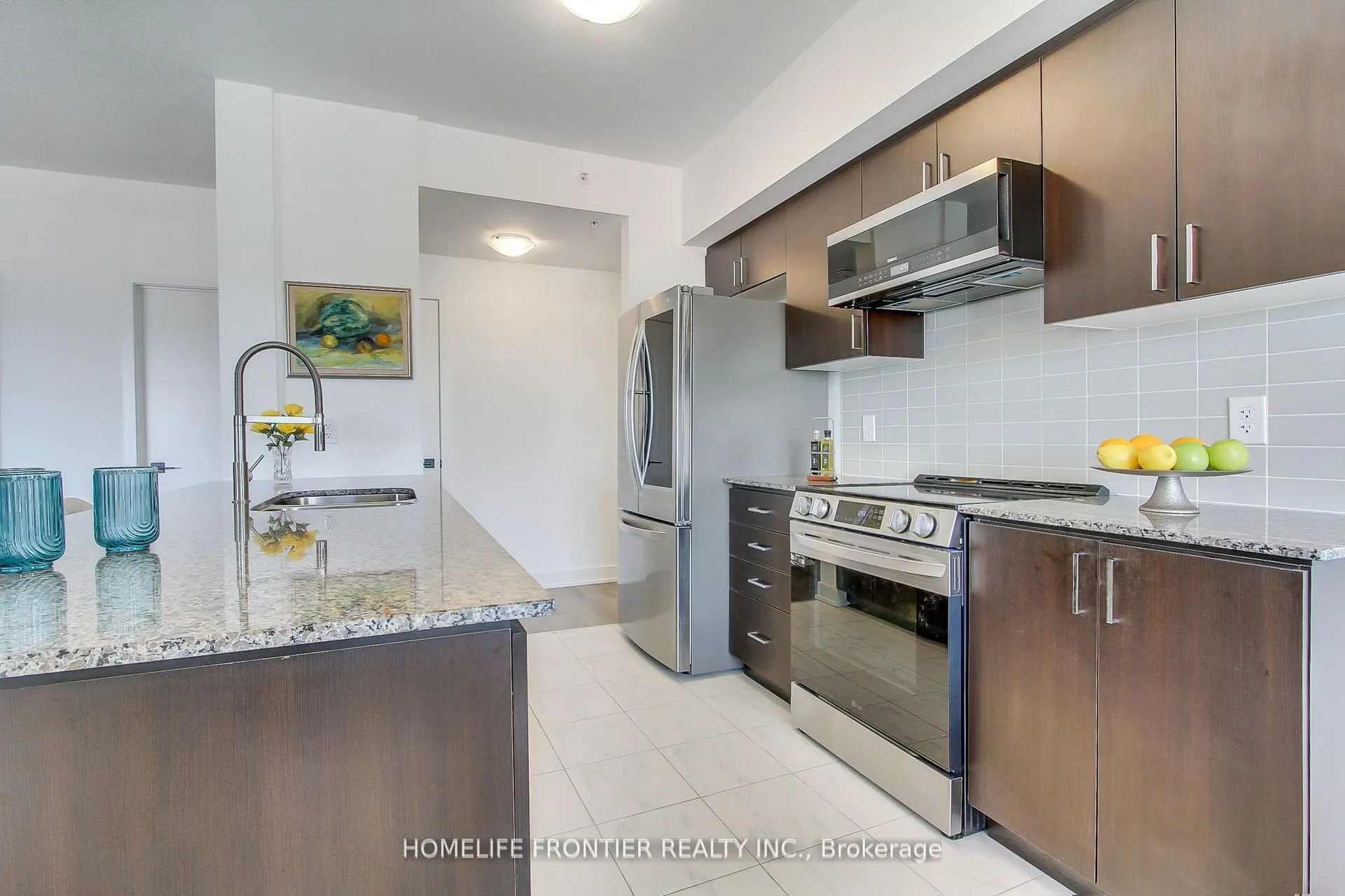 Photo 9 of Unit 318, 4 Spice Way, Barrie, Innis-Shore — HOMEH