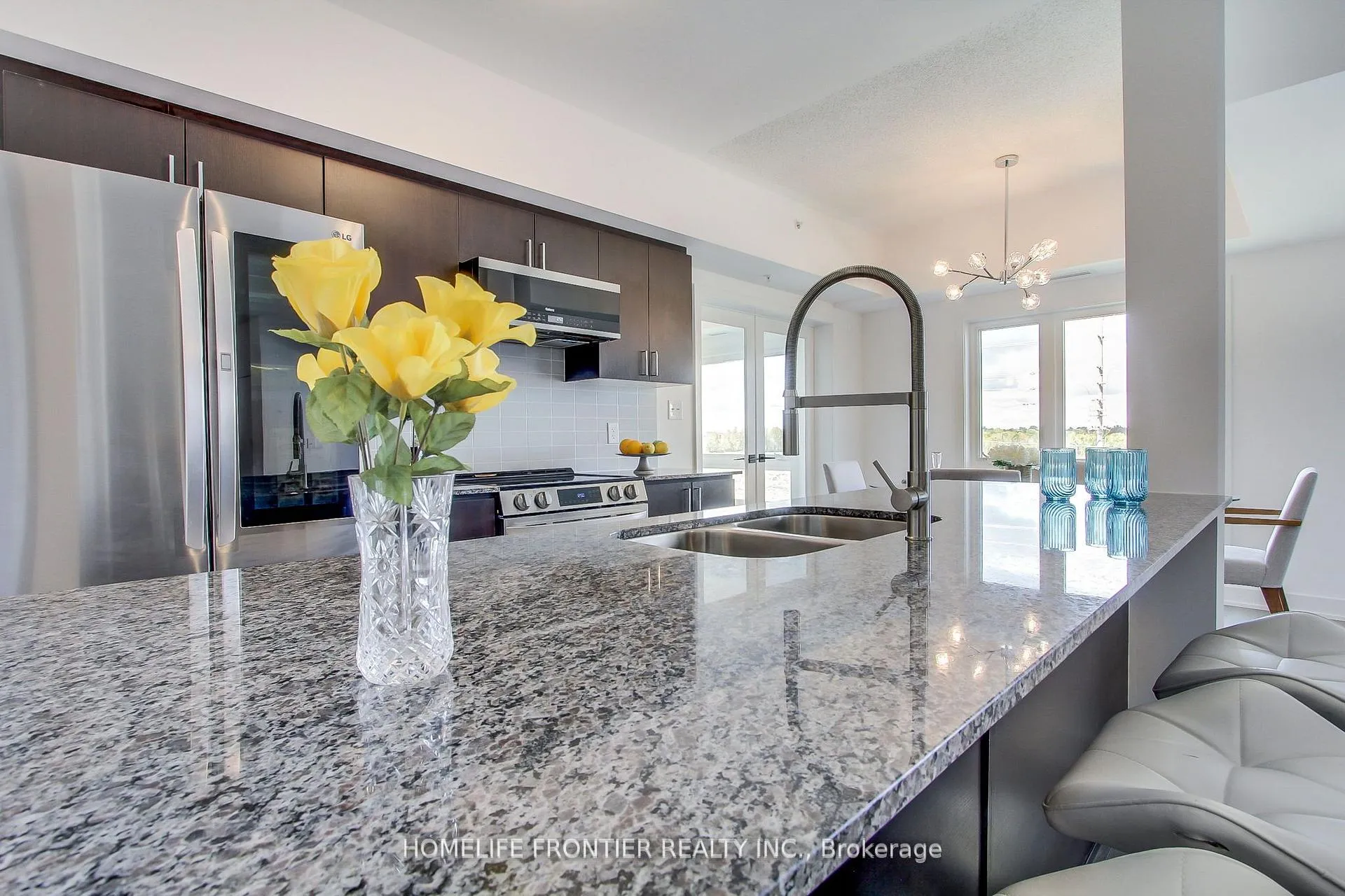 Photo 11 of Unit 318, 4 Spice Way, Barrie, Innis-Shore — HOMEH