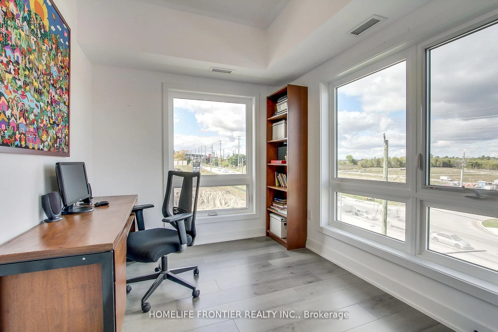 Photo 14 of Unit 318, 4 Spice Way, Barrie, Innis-Shore — HOMEH