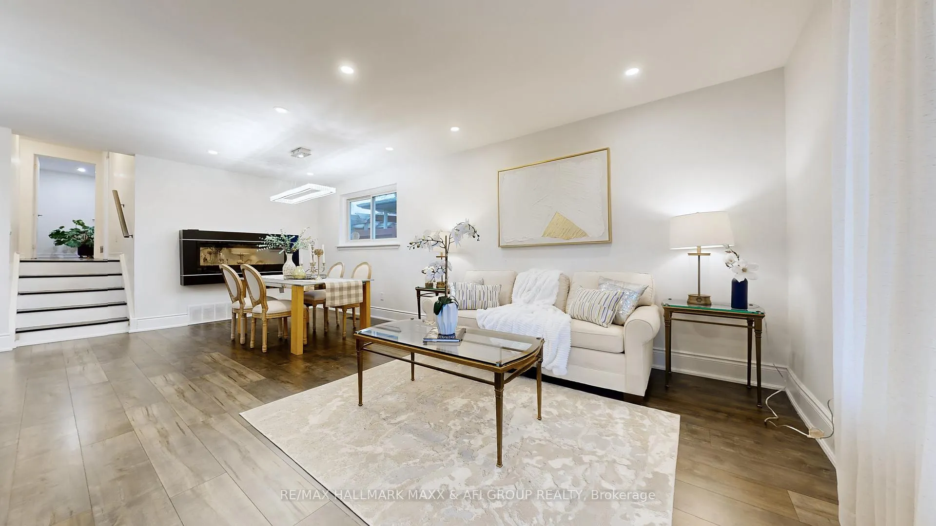 Photo 4 of 42 Devins Drive, Aurora, Aurora Heights — HOMEH