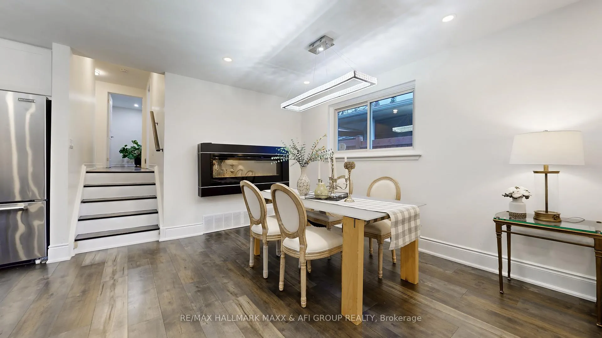 Photo 11 of 42 Devins Drive, Aurora, Aurora Heights — HOMEH
