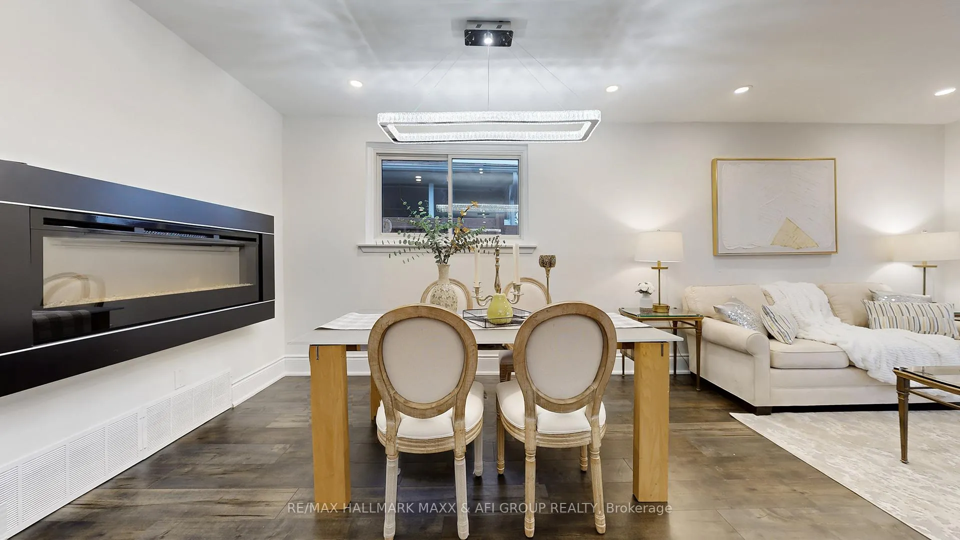 Photo 12 of 42 Devins Drive, Aurora, Aurora Heights — HOMEH