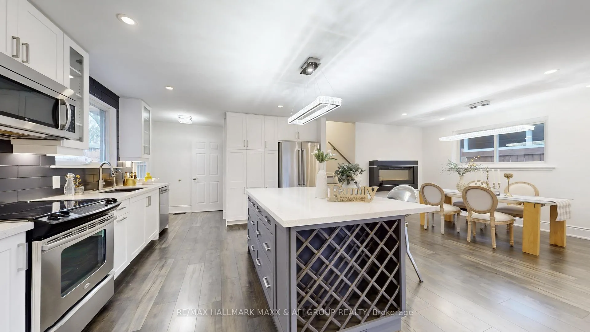 Photo 21 of 42 Devins Drive, Aurora, Aurora Heights — HOMEH