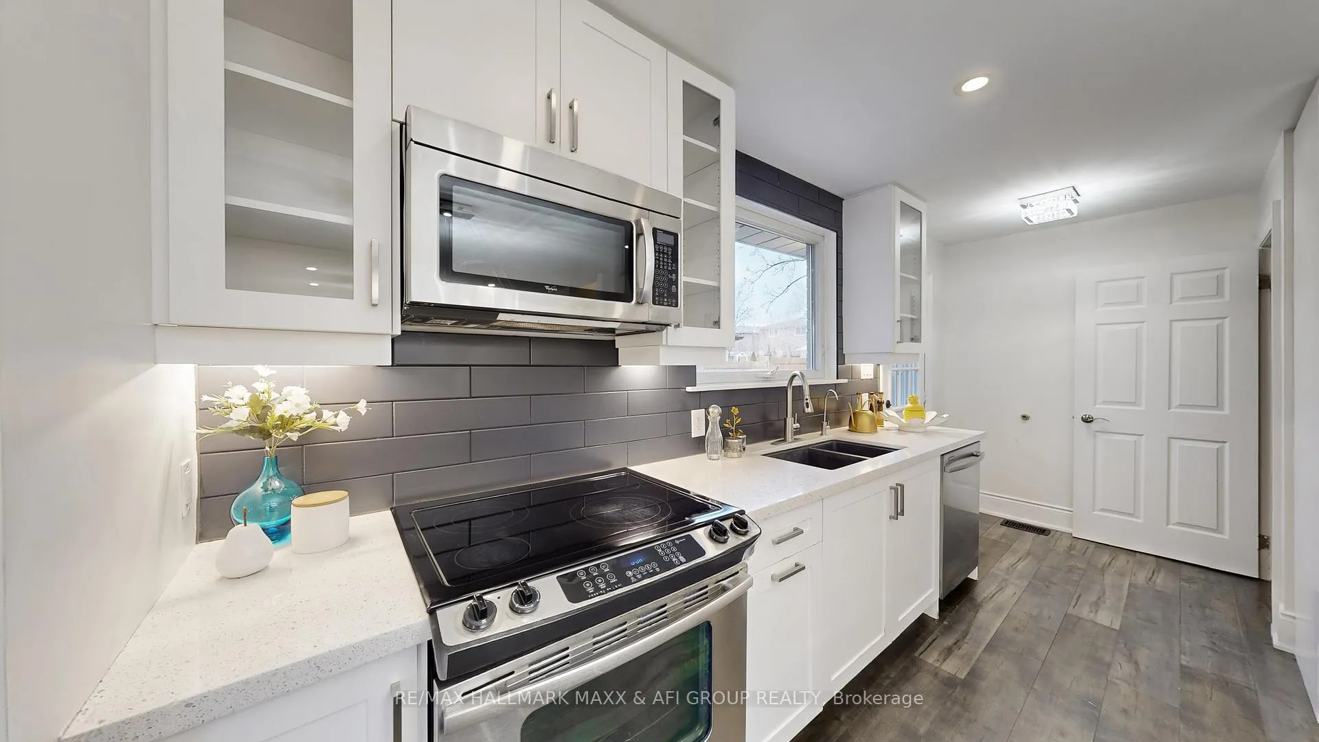 Photo 22 of 42 Devins Drive, Aurora, Aurora Heights — HOMEH