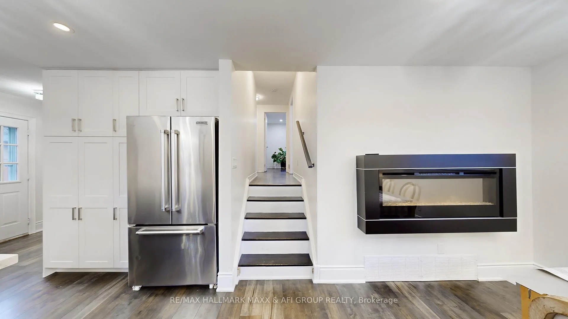Photo 26 of 42 Devins Drive, Aurora, Aurora Heights — HOMEH