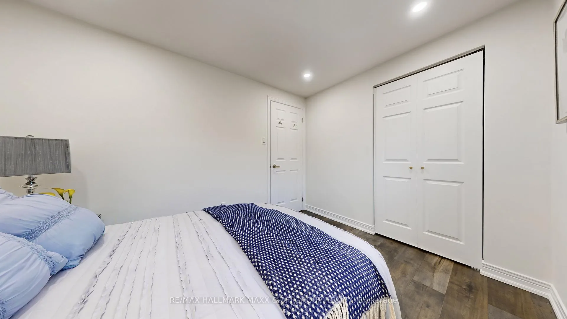Photo 28 of 42 Devins Drive, Aurora, Aurora Heights — HOMEH