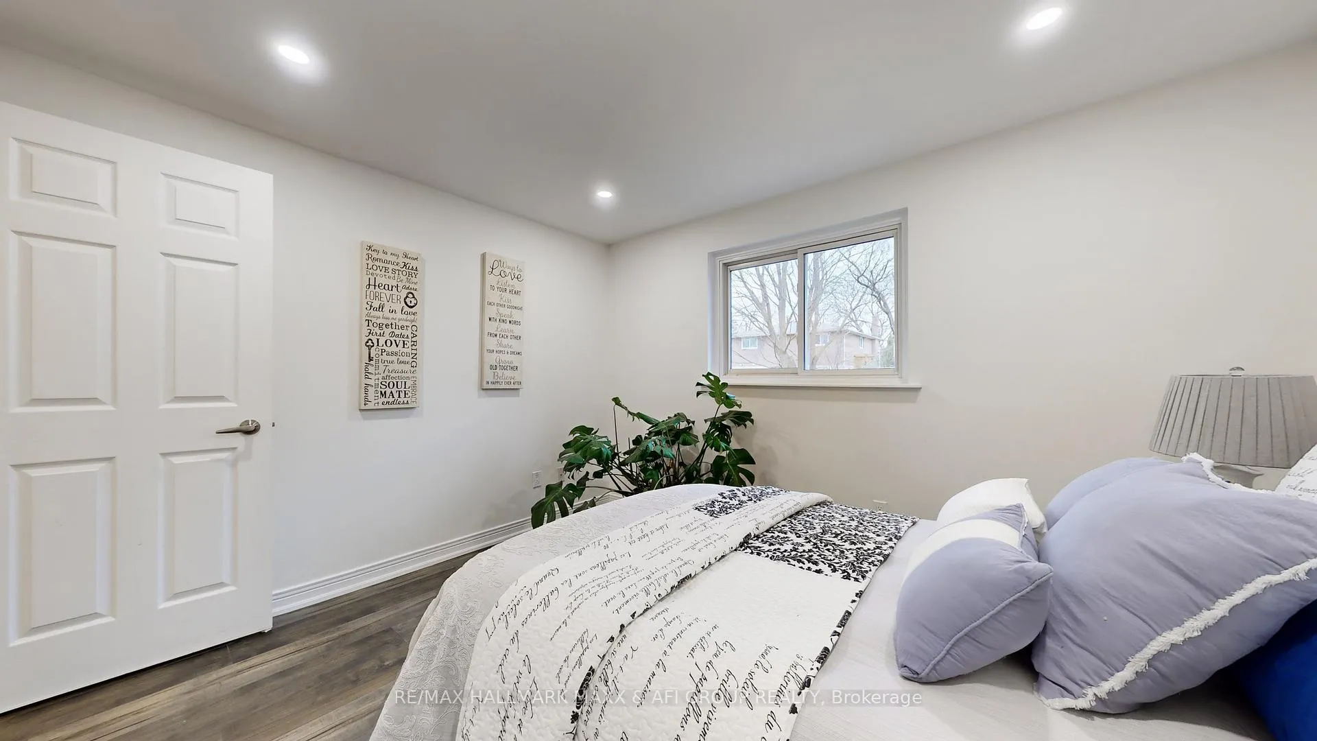 Photo 31 of 42 Devins Drive, Aurora, Aurora Heights — HOMEH
