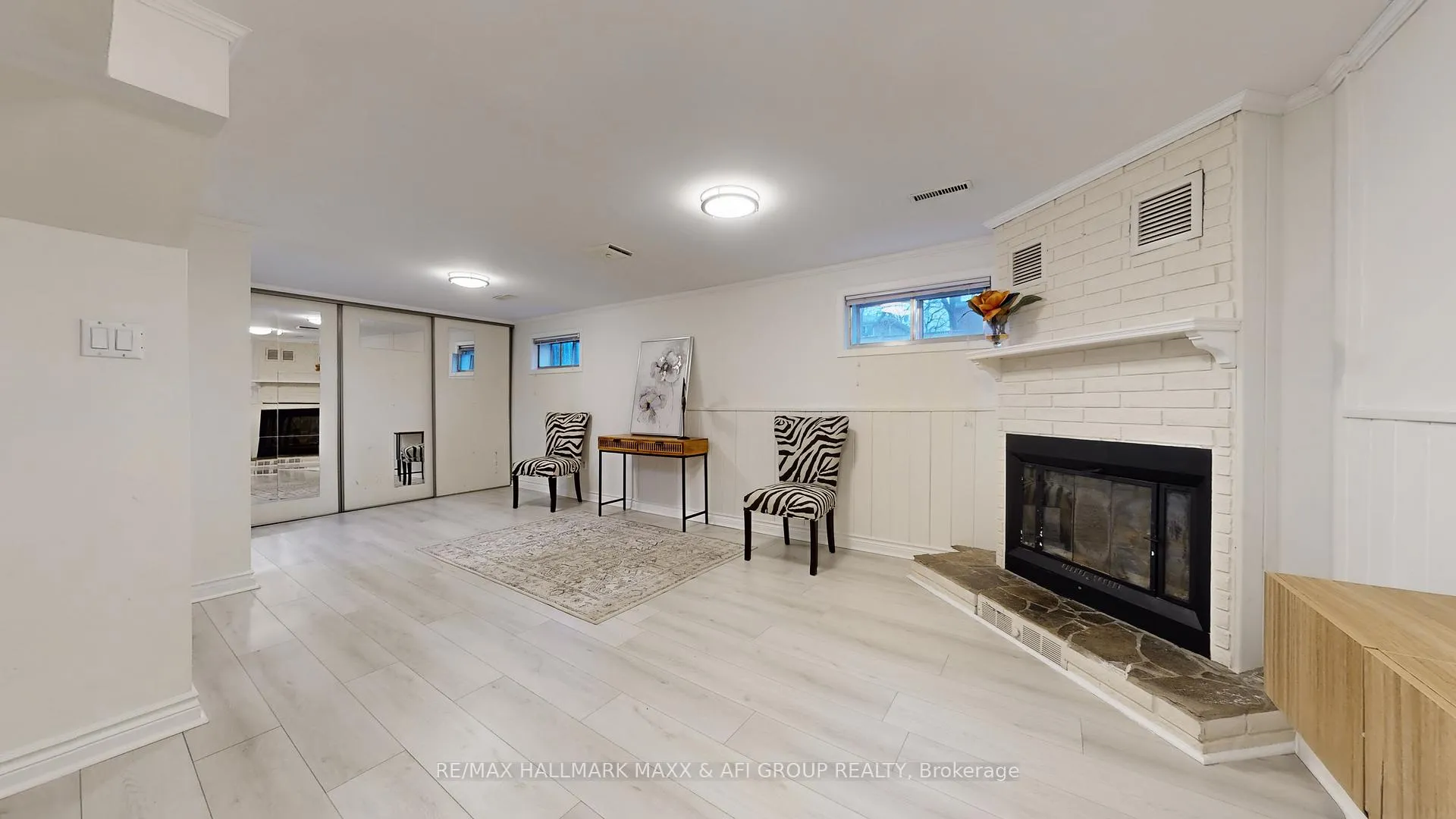 Photo 38 of 42 Devins Drive, Aurora, Aurora Heights — HOMEH