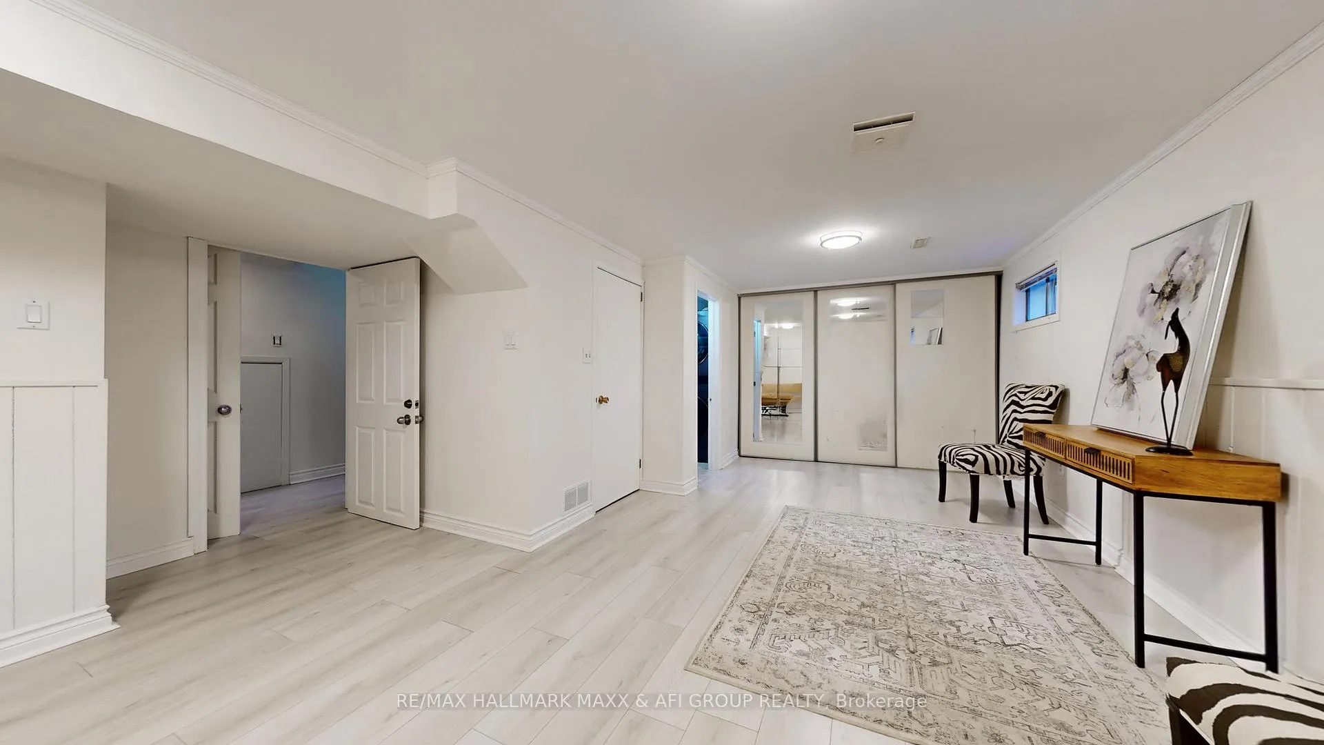 Photo 39 of 42 Devins Drive, Aurora, Aurora Heights — HOMEH