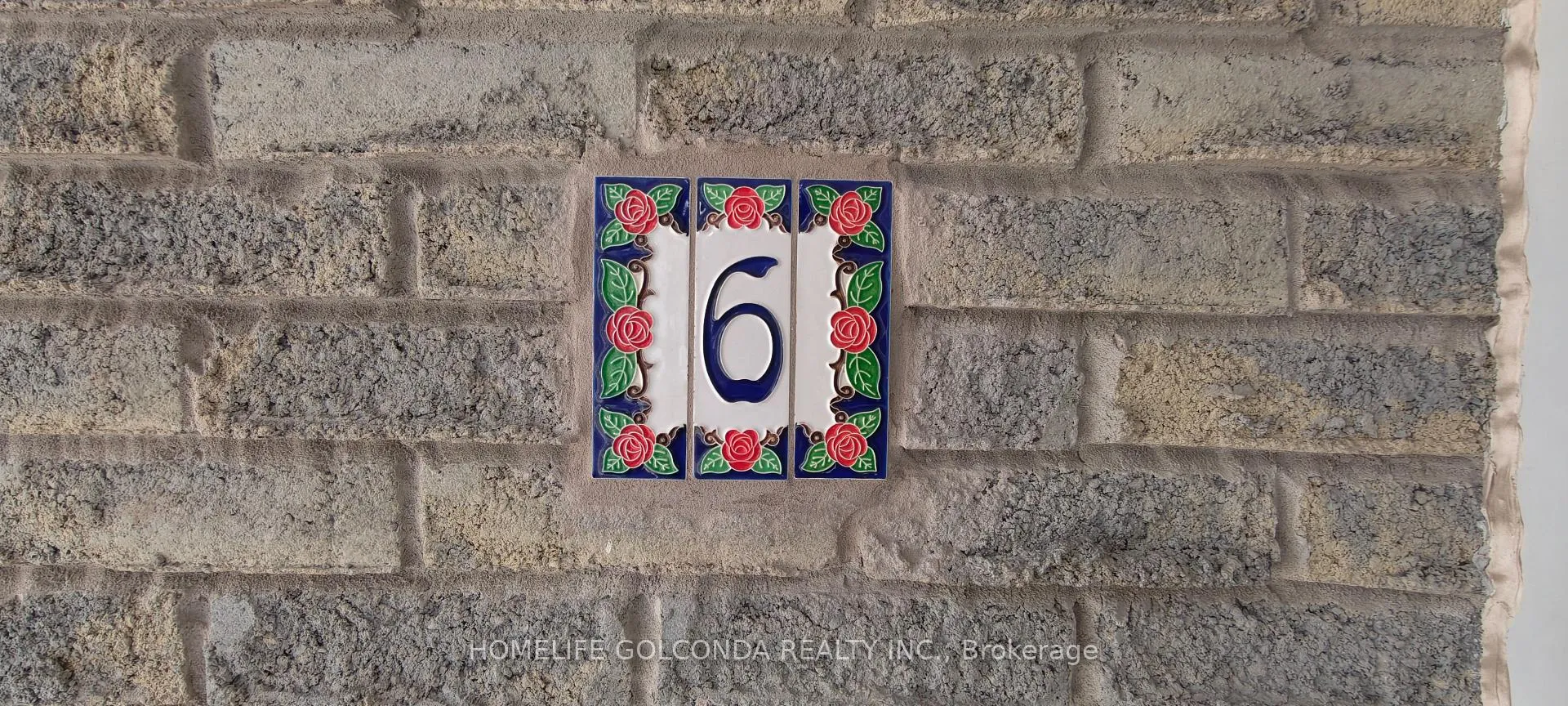 Photo 2 of 6 Summerfeldt Crescent, Markham, Unionville — HOMEH