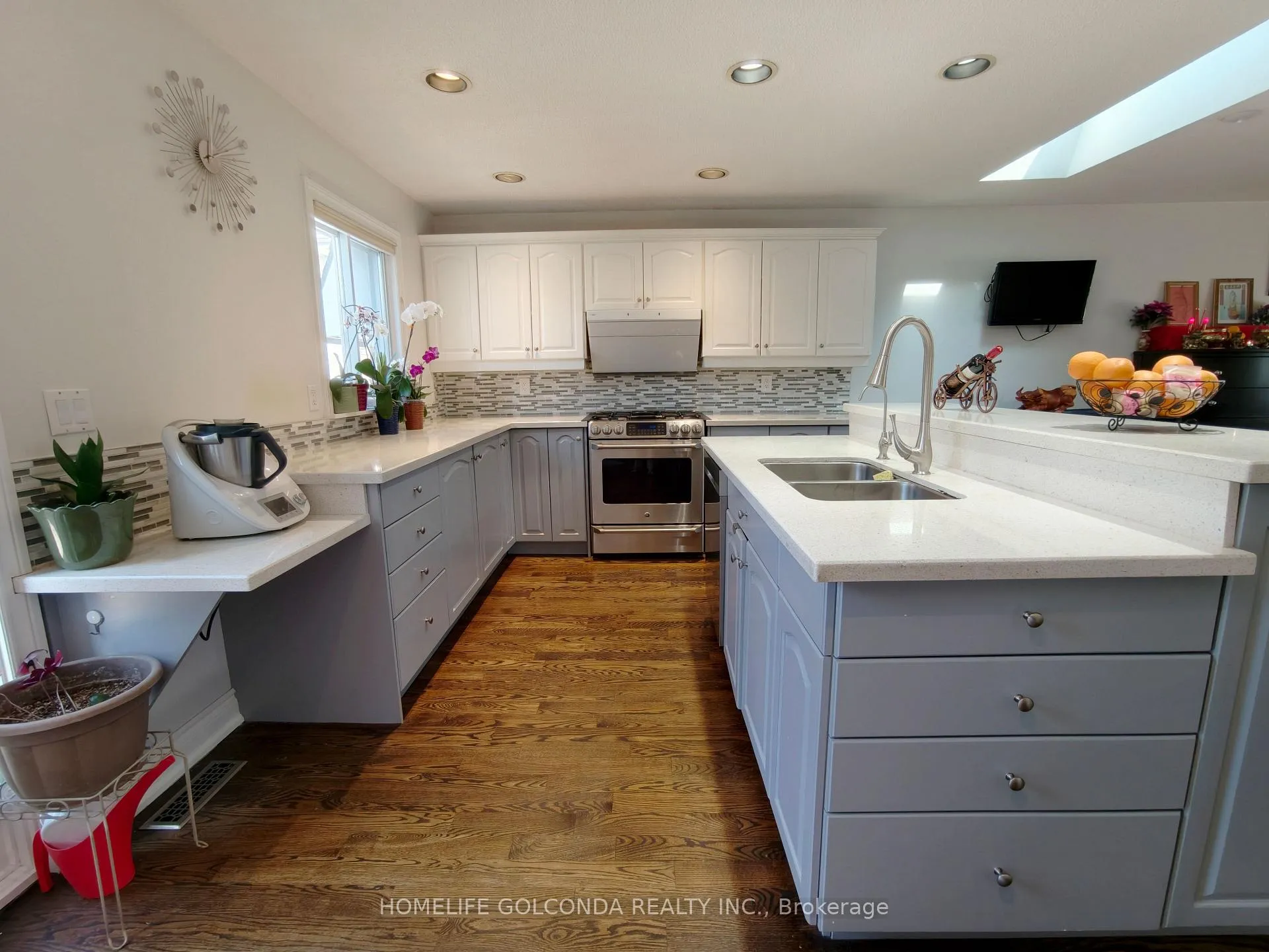 Photo 6 of 6 Summerfeldt Crescent, Markham, Unionville — HOMEH