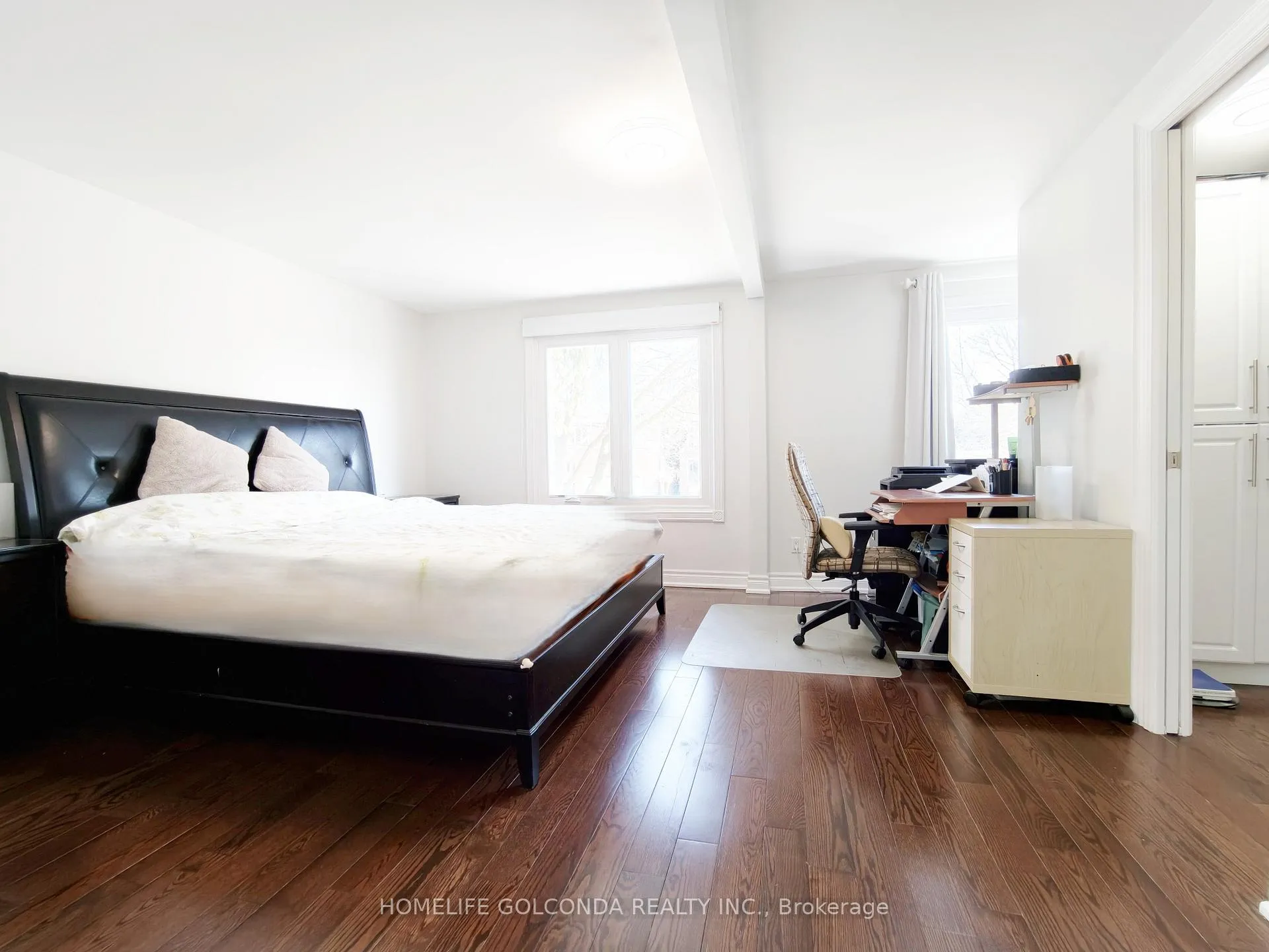 Photo 10 of 6 Summerfeldt Crescent, Markham, Unionville — HOMEH